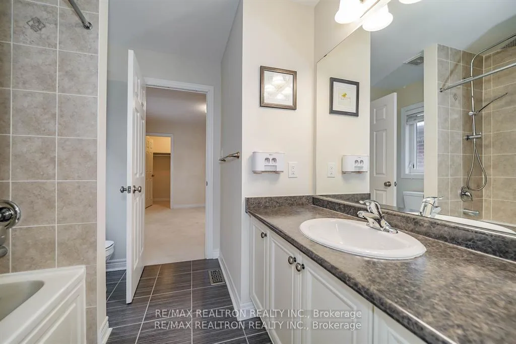 Photo 23 of 18 Corduroy Road, Markham, Victoria Manor-Jennings Gate — HOMEH