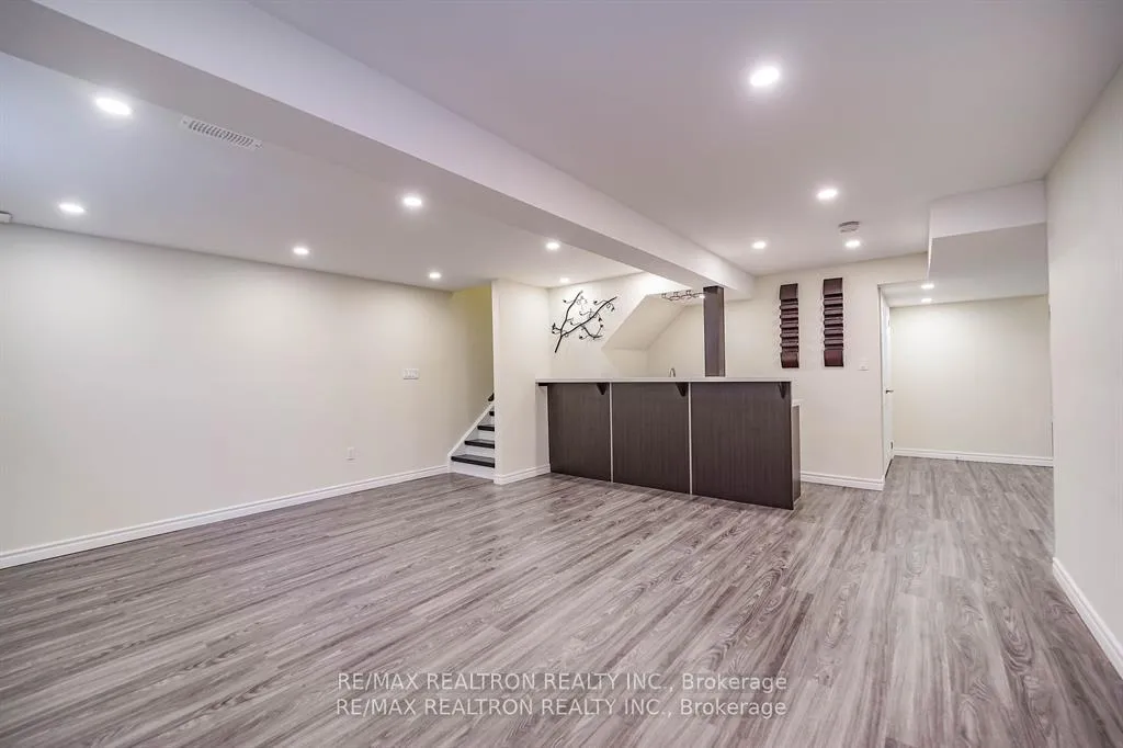 Photo 33 of 18 Corduroy Road, Markham, Victoria Manor-Jennings Gate — HOMEH