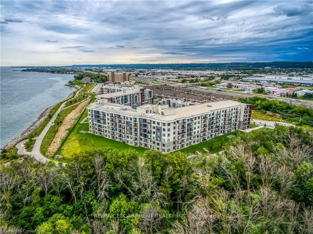 Photo 5 of Unit 329, 125 Shoreview Place, Hamilton, Stoney Creek — HOMEH