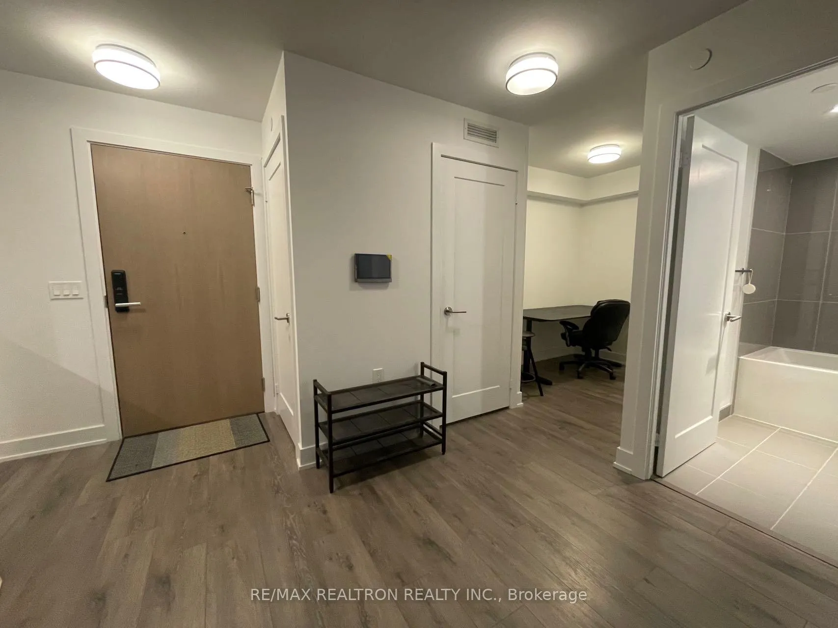 Photo 5 of Unit 619, 585 Bloor Street E, Toronto, North St. James Town — HOMEH