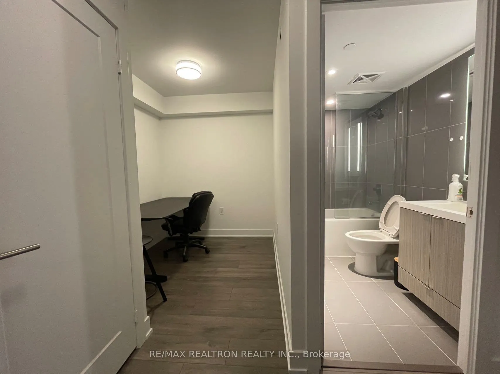 Photo 6 of Unit 619, 585 Bloor Street E, Toronto, North St. James Town — HOMEH