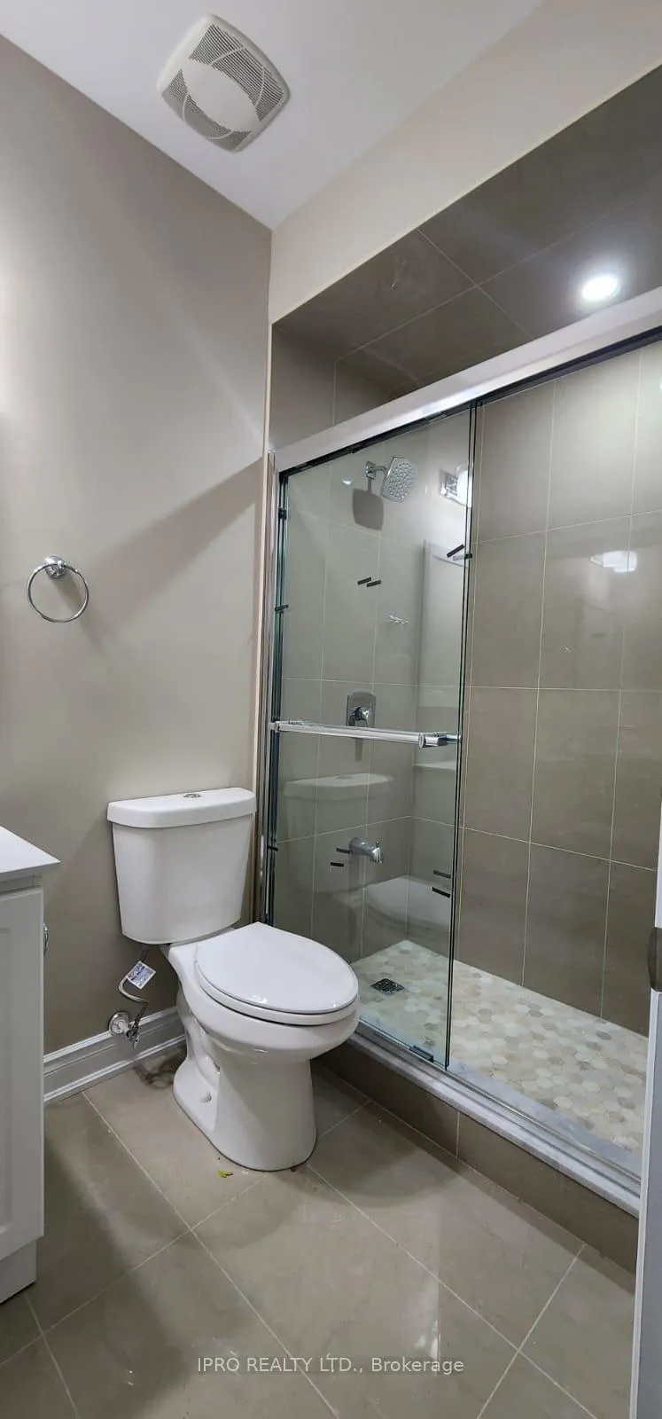 Photo 4 of Unit Basement, 71 Ivor Crescent, Brampton, Northwest Brampton — HOMEH