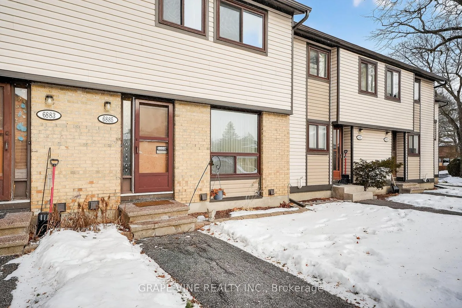 Photo 2 of 6885 Bilberry Drive, Ottawa, Convent Glen North — HOMEH