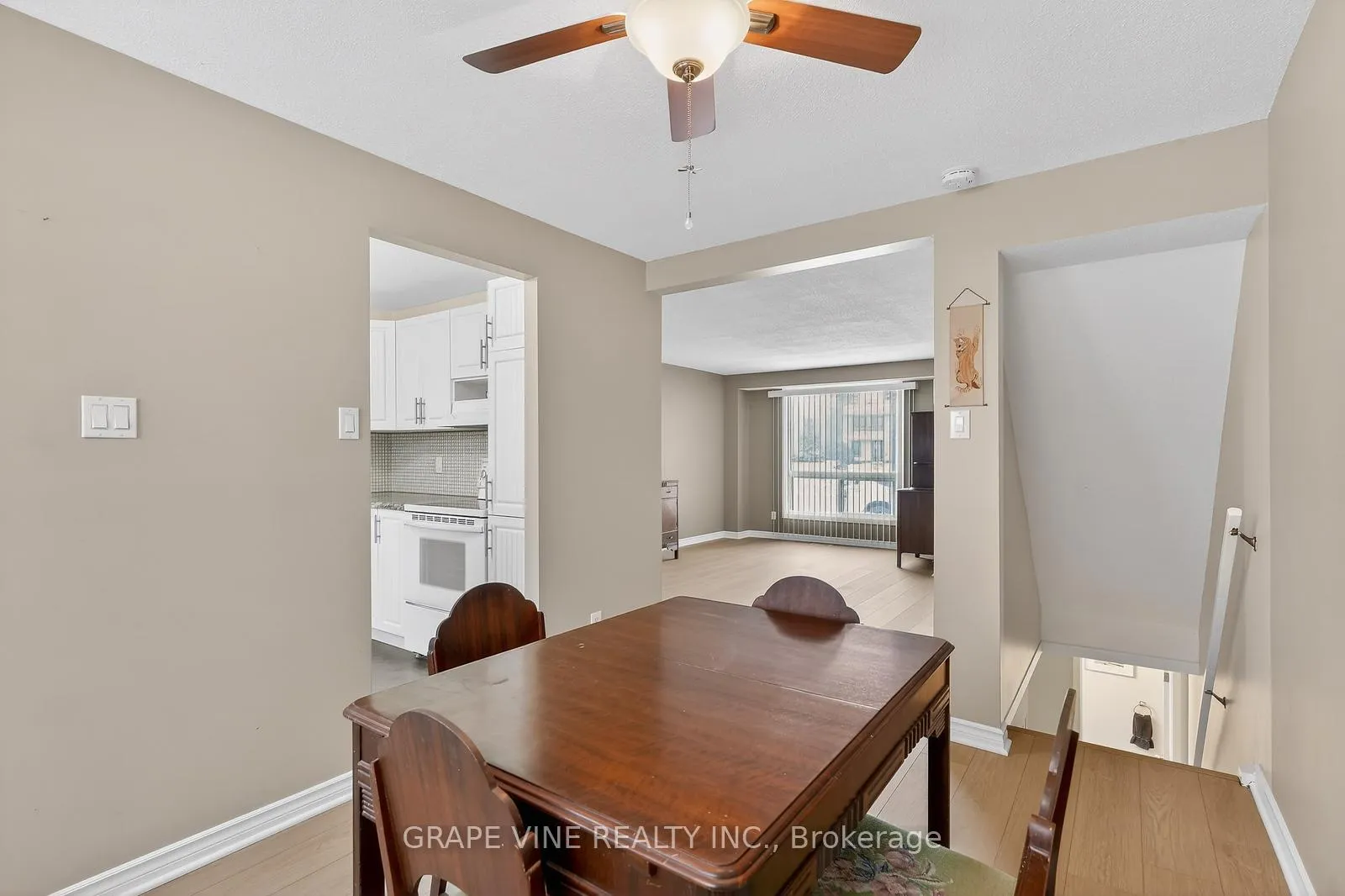 Photo 10 of 6885 Bilberry Drive, Ottawa, Convent Glen North — HOMEH