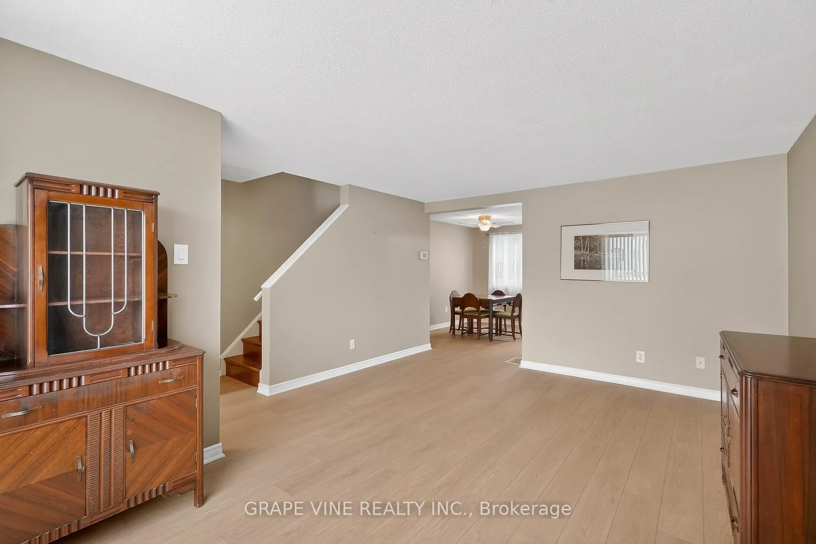 Photo 16 of 6885 Bilberry Drive, Ottawa, Convent Glen North — HOMEH