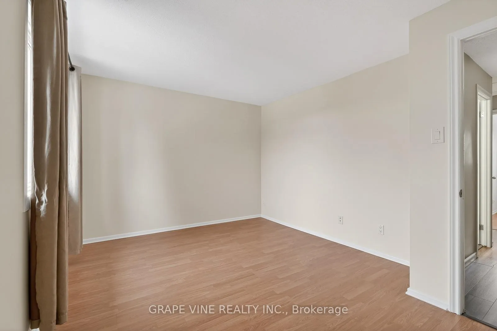 Photo 19 of 6885 Bilberry Drive, Ottawa, Convent Glen North — HOMEH