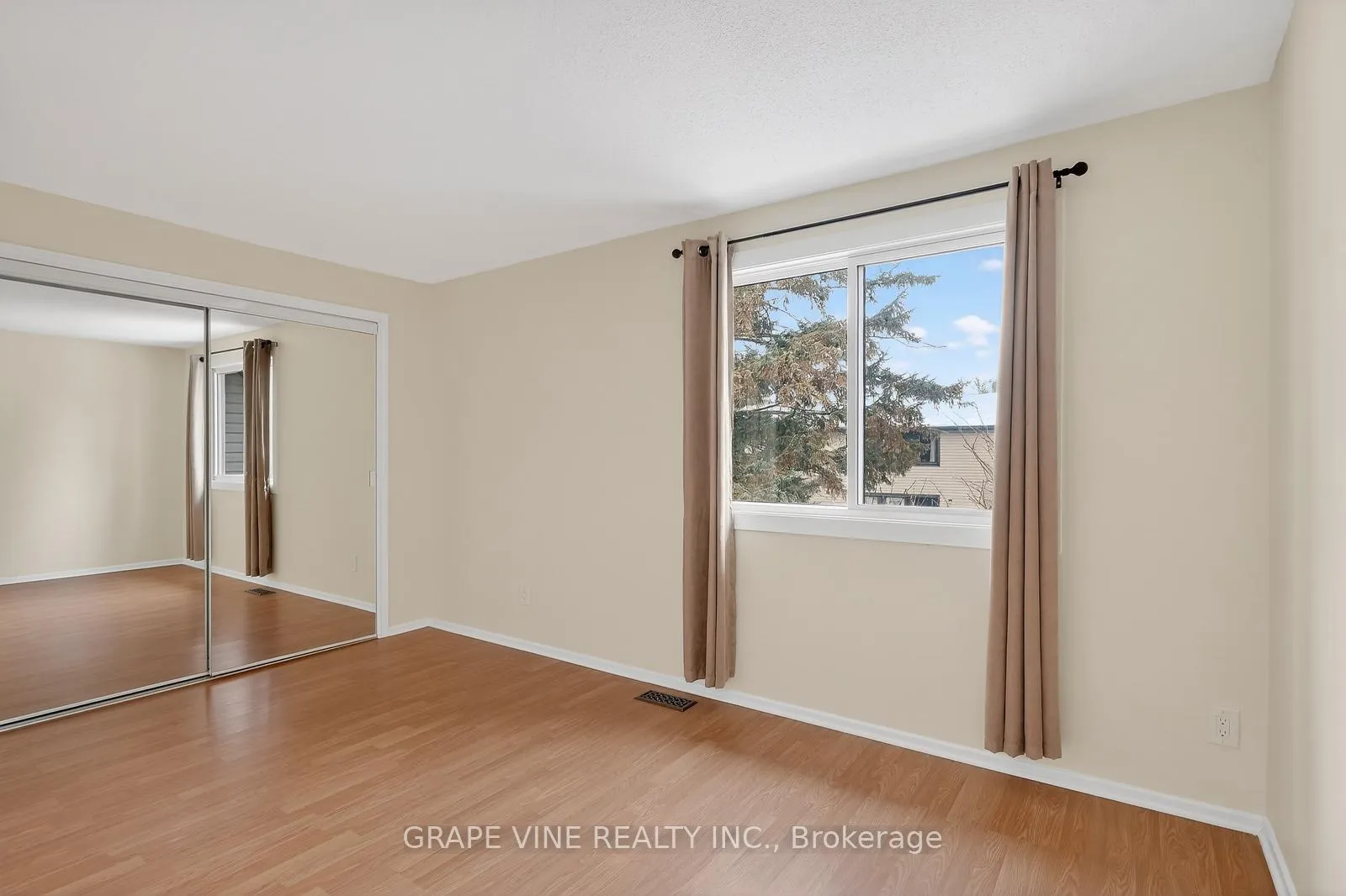 Photo 20 of 6885 Bilberry Drive, Ottawa, Convent Glen North — HOMEH