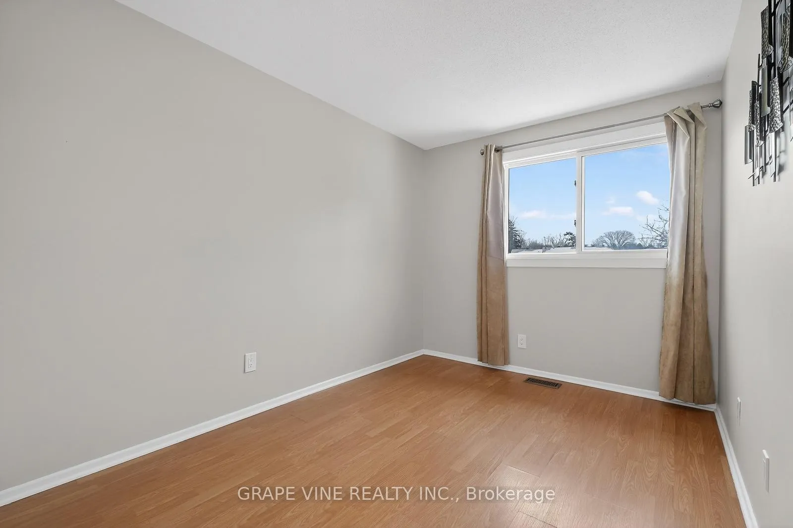 Photo 22 of 6885 Bilberry Drive, Ottawa, Convent Glen North — HOMEH