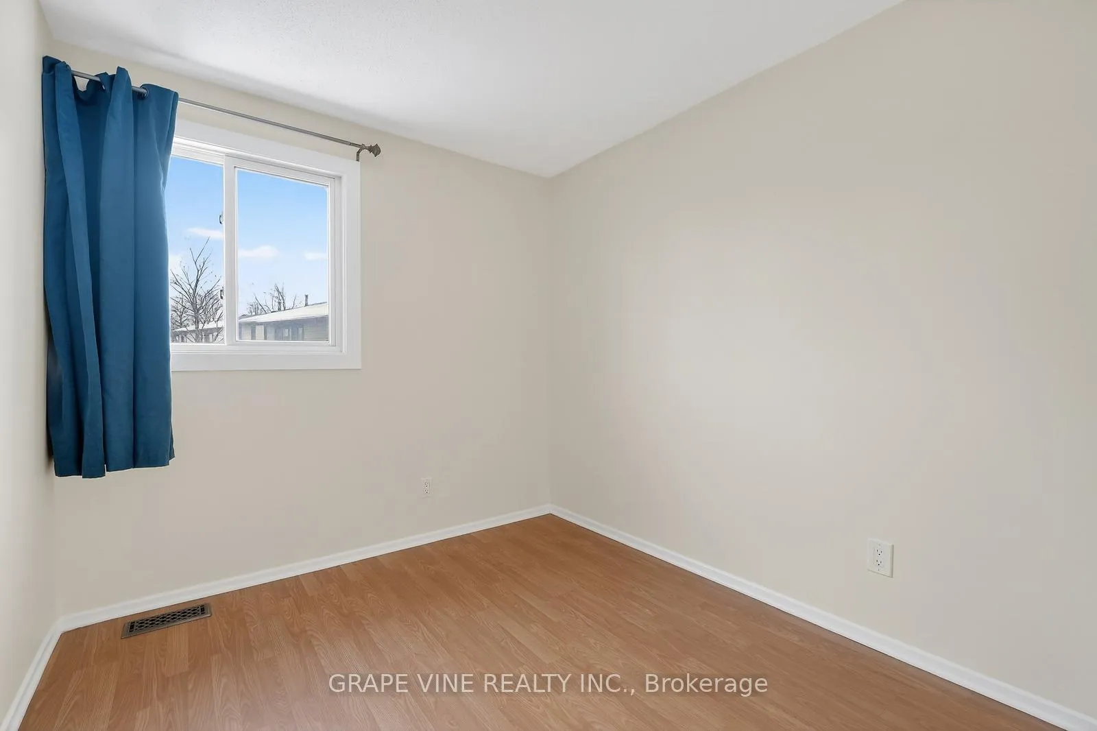 Photo 24 of 6885 Bilberry Drive, Ottawa, Convent Glen North — HOMEH