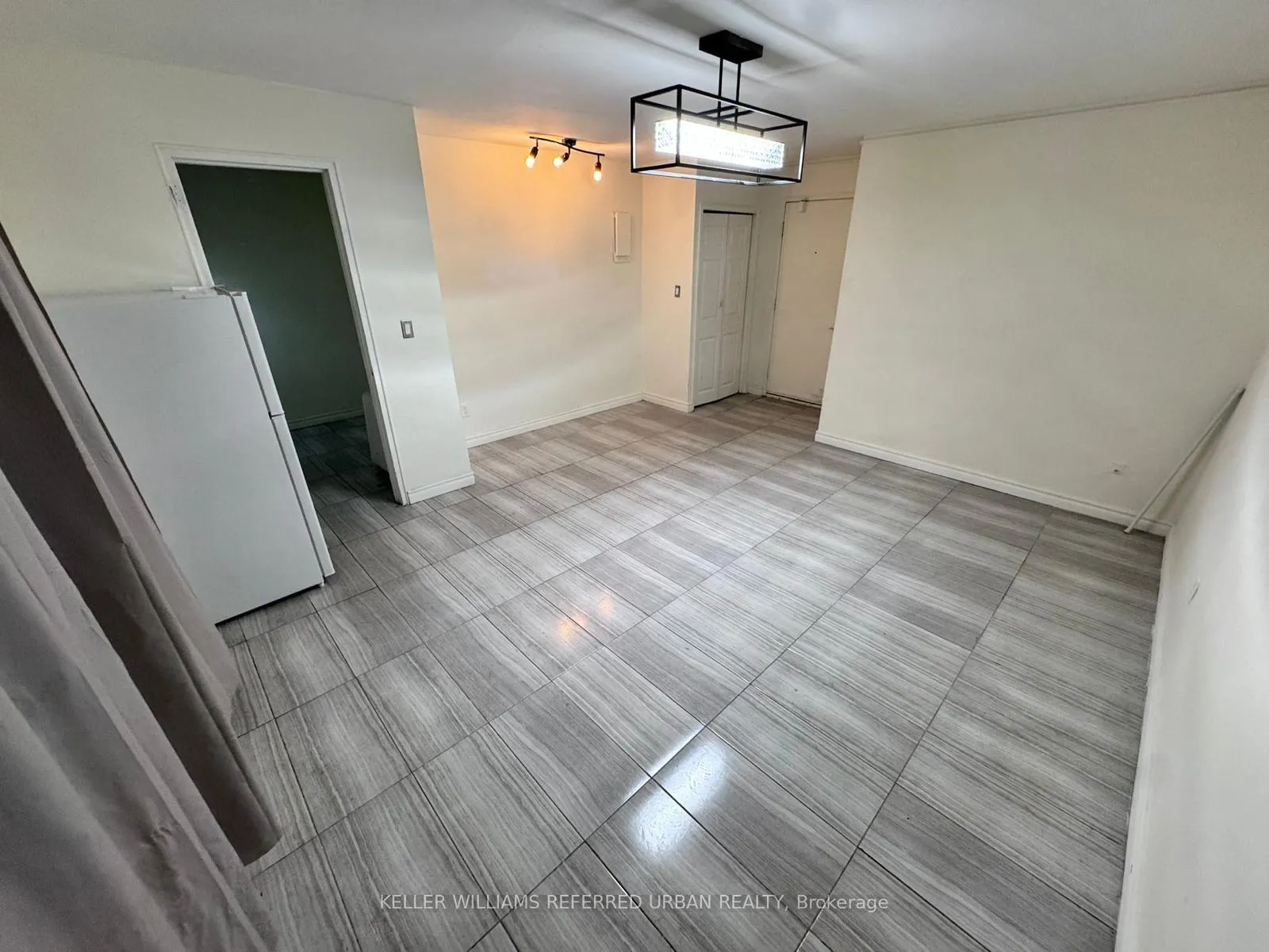 Front of Unit 1, 29 Fraserwood Avenue