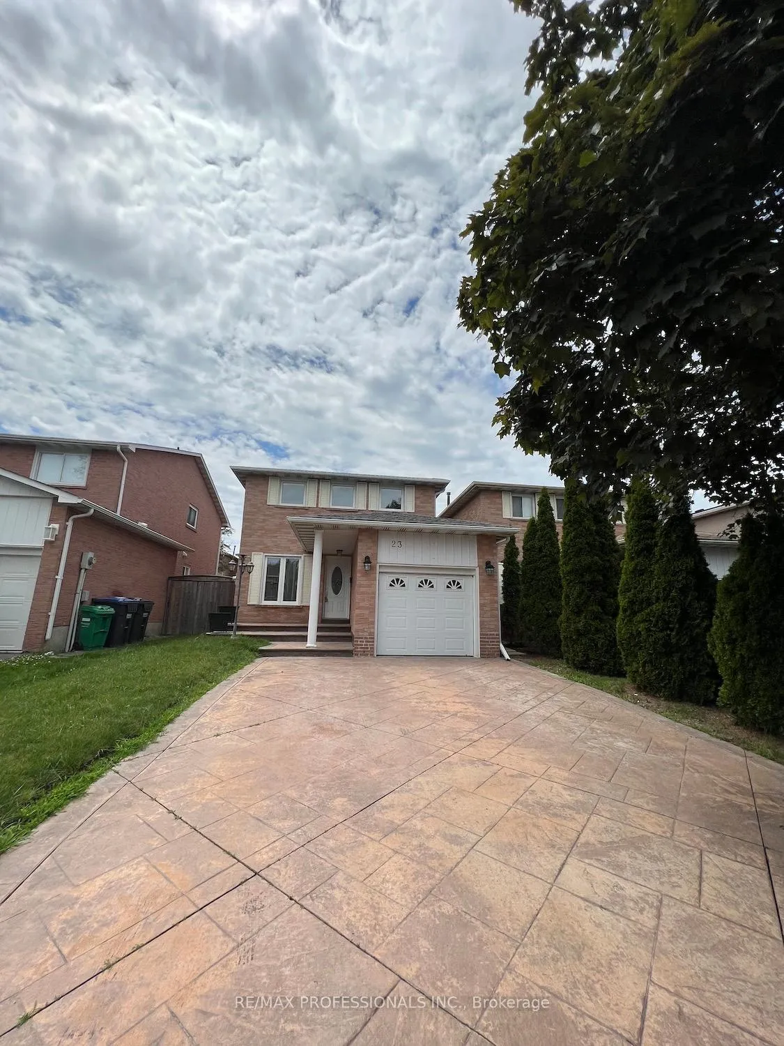 Photo 1 of 23 Rushmore Crescent, Brampton, Heart Lake East — HOMEH