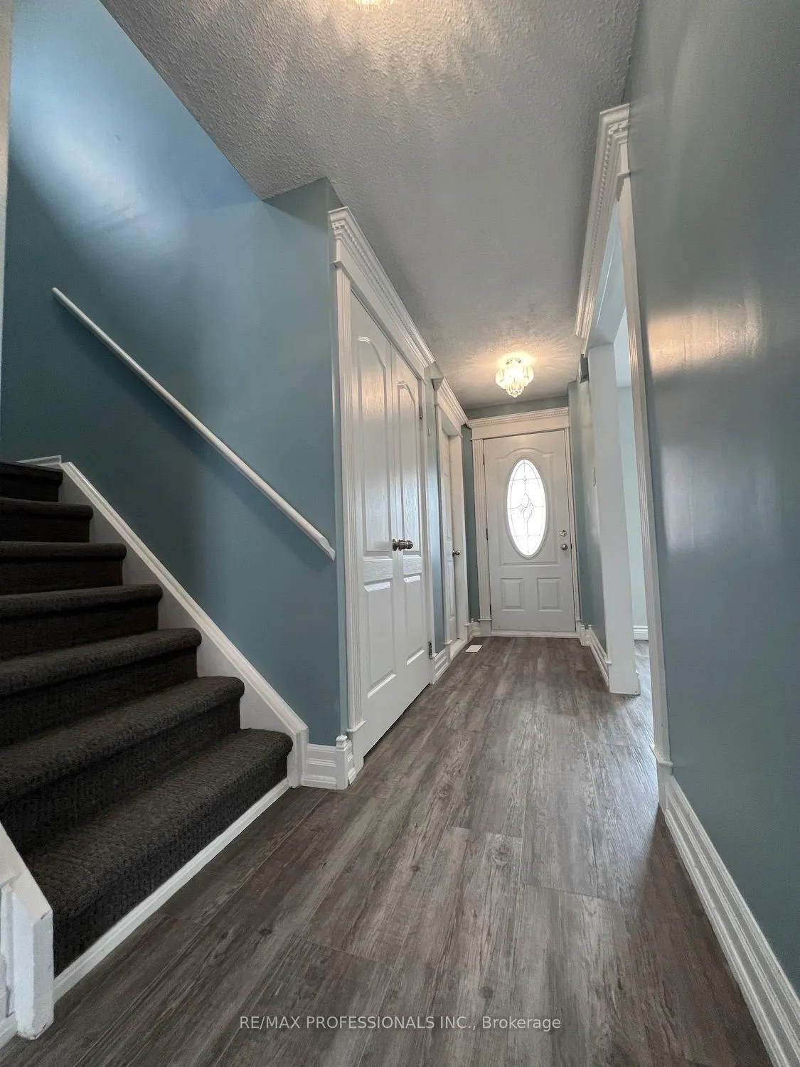 Photo 5 of 23 Rushmore Crescent, Brampton, Heart Lake East — HOMEH