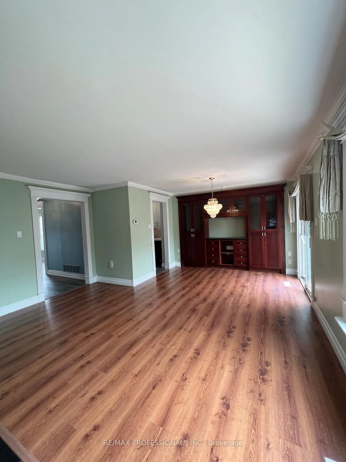 Photo 7 of 23 Rushmore Crescent, Brampton, Heart Lake East — HOMEH