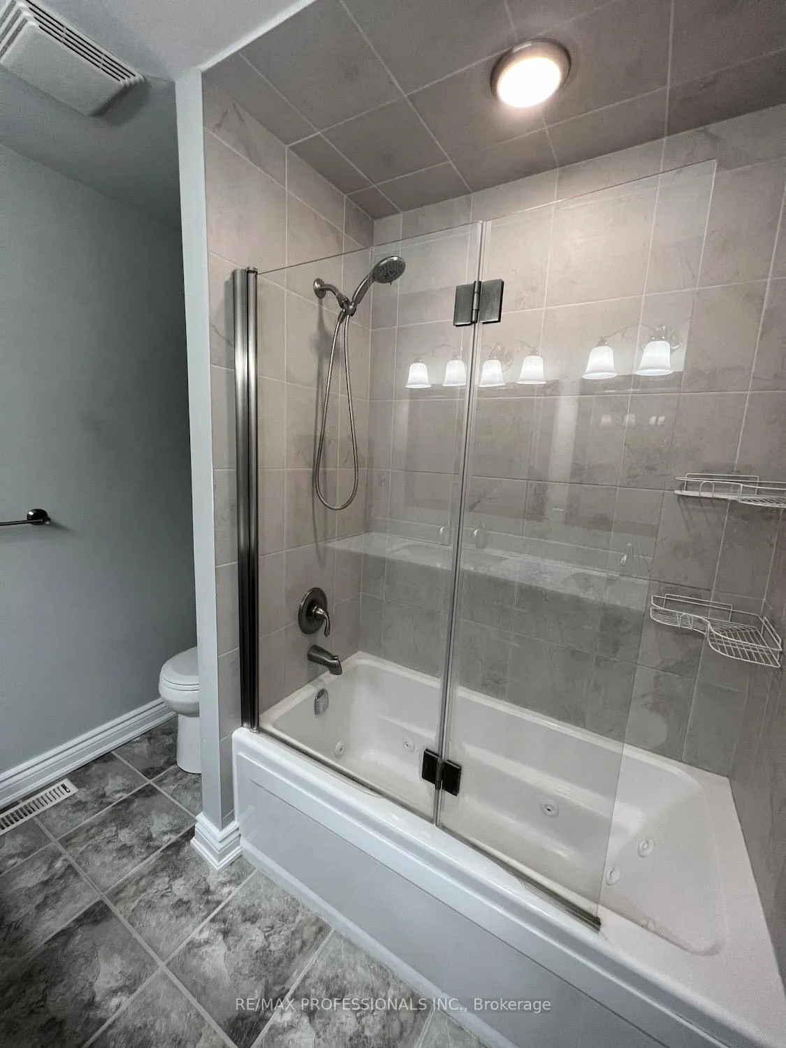 Photo 20 of 23 Rushmore Crescent, Brampton, Heart Lake East — HOMEH