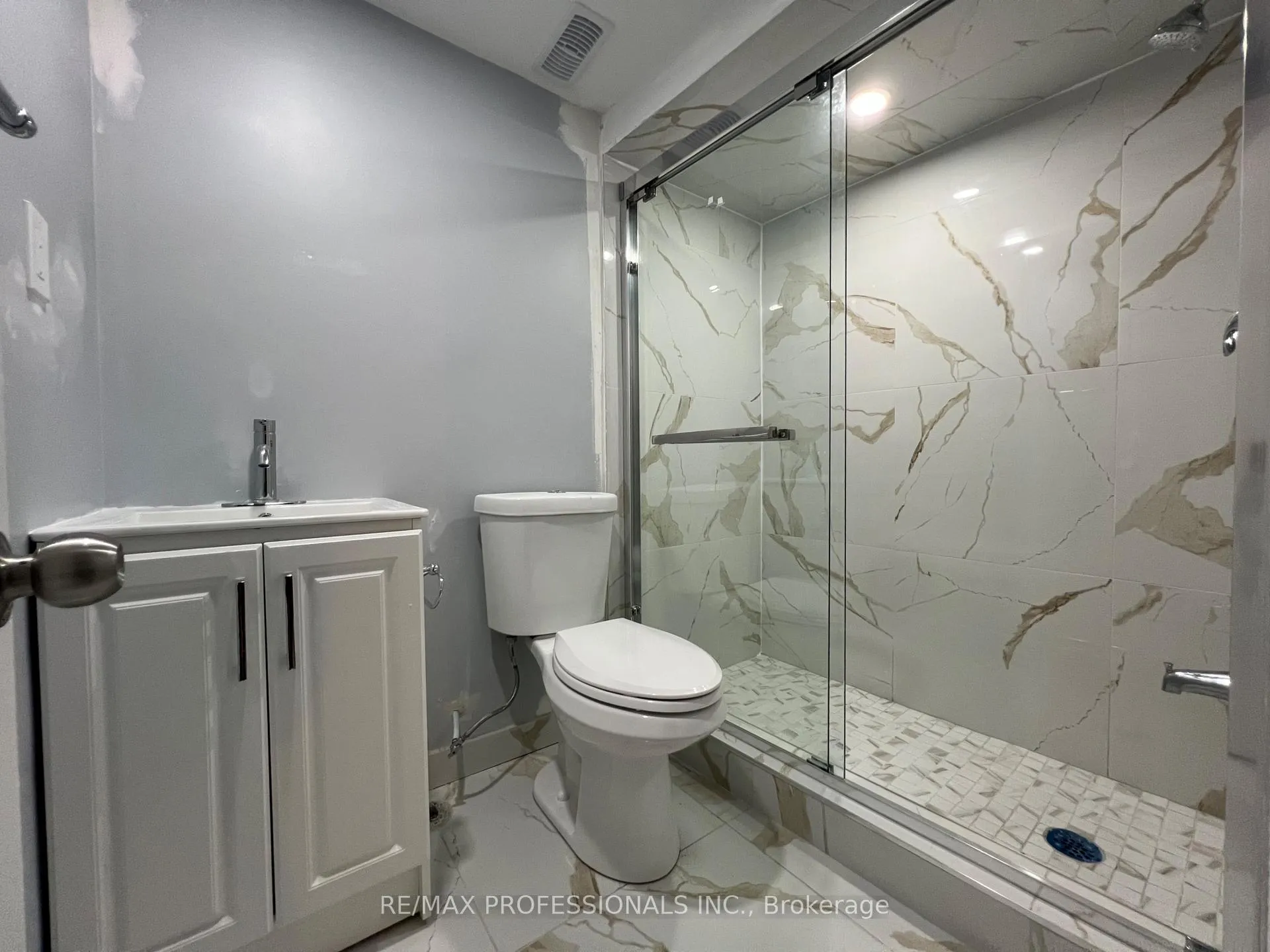 Photo 32 of 23 Rushmore Crescent, Brampton, Heart Lake East — HOMEH