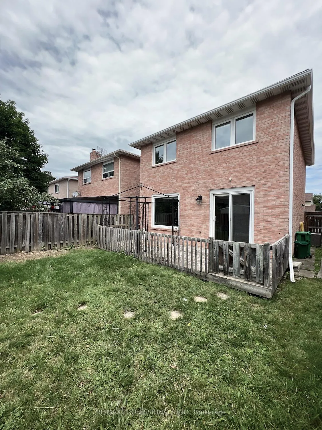 Photo 36 of 23 Rushmore Crescent, Brampton, Heart Lake East — HOMEH