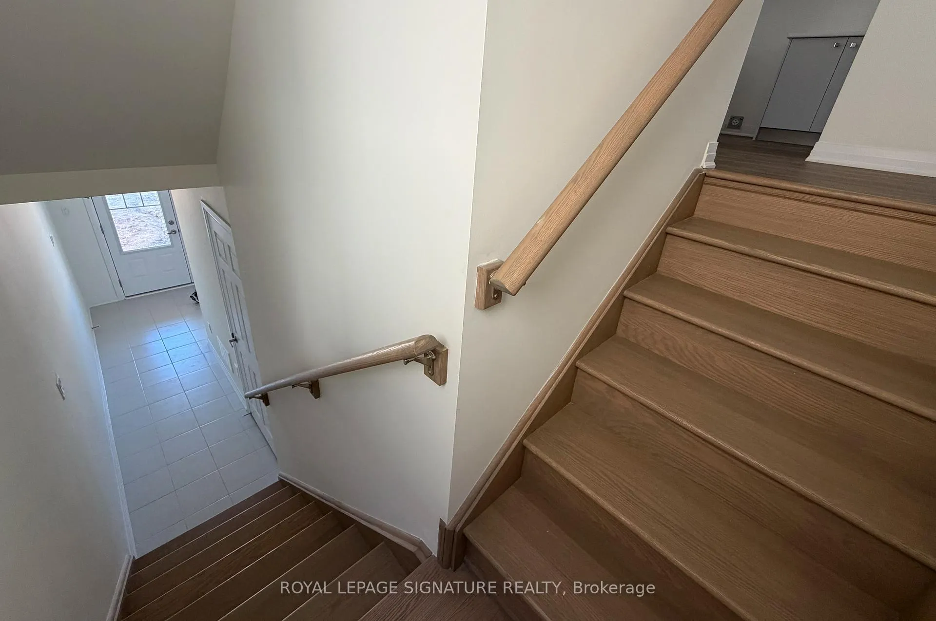Photo 11 of 29 Pogie Drive, Welland, Dain City — HOMEH