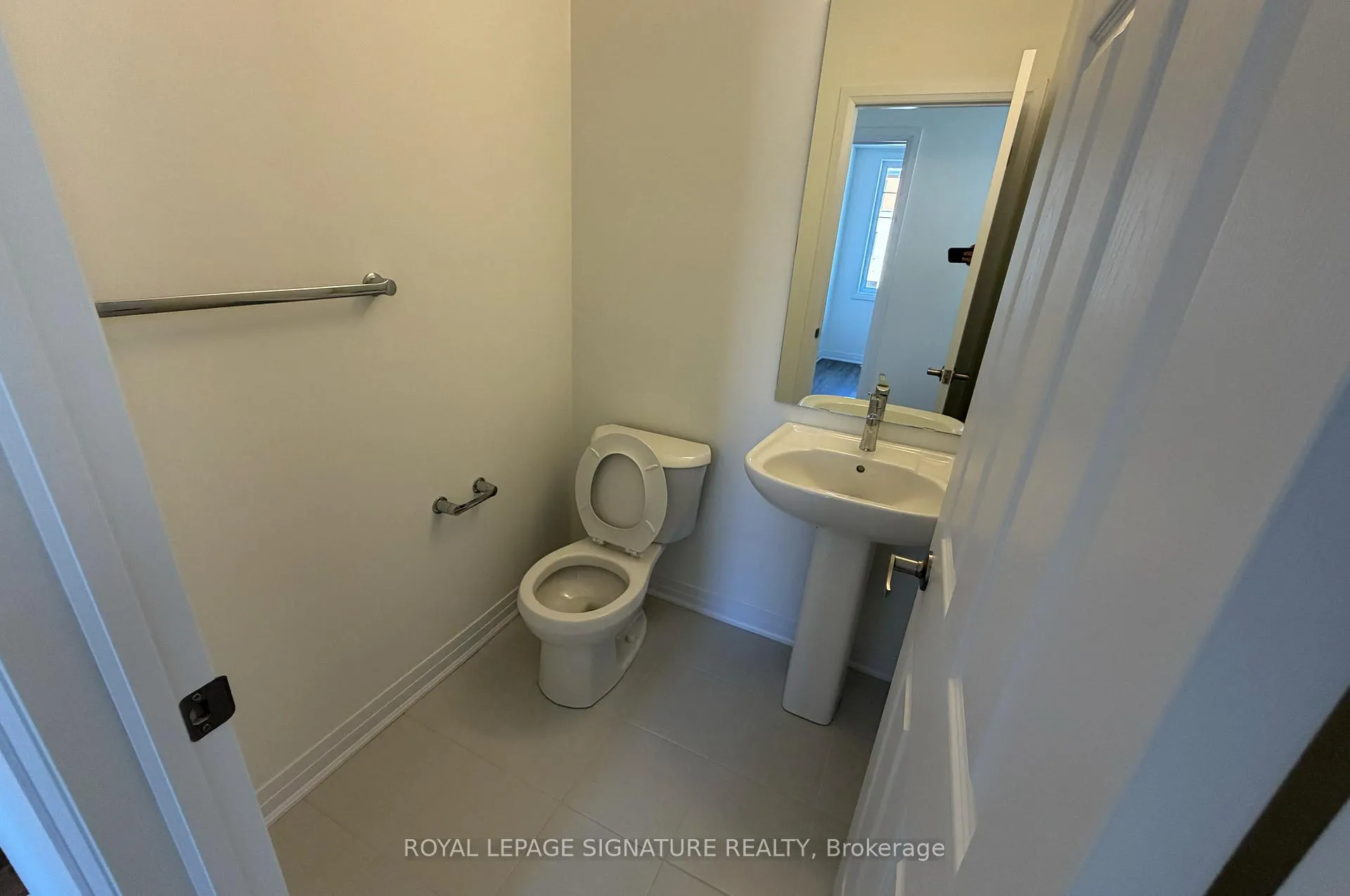 Photo 19 of 29 Pogie Drive, Welland, Dain City — HOMEH