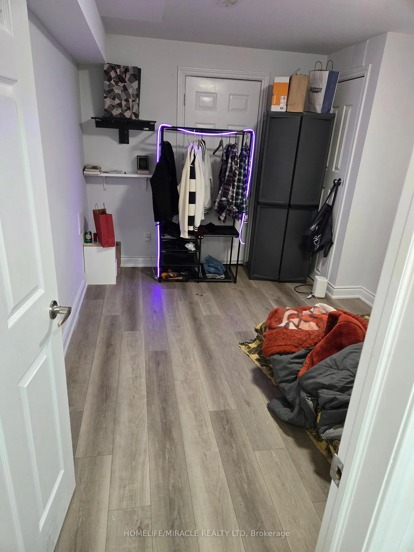 Photo 5 of Unit Bsmt, 98 Germain Circle, Brampton, Credit Valley — HOMEH