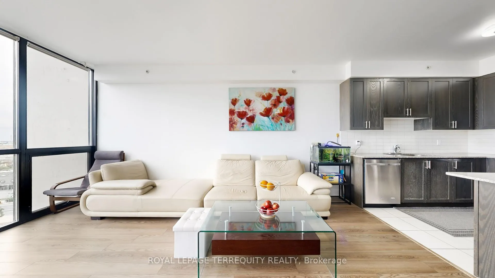 Photo 1 of Unit 910, 2900 Highway 7 Street, Vaughan, Concord — HOMEH