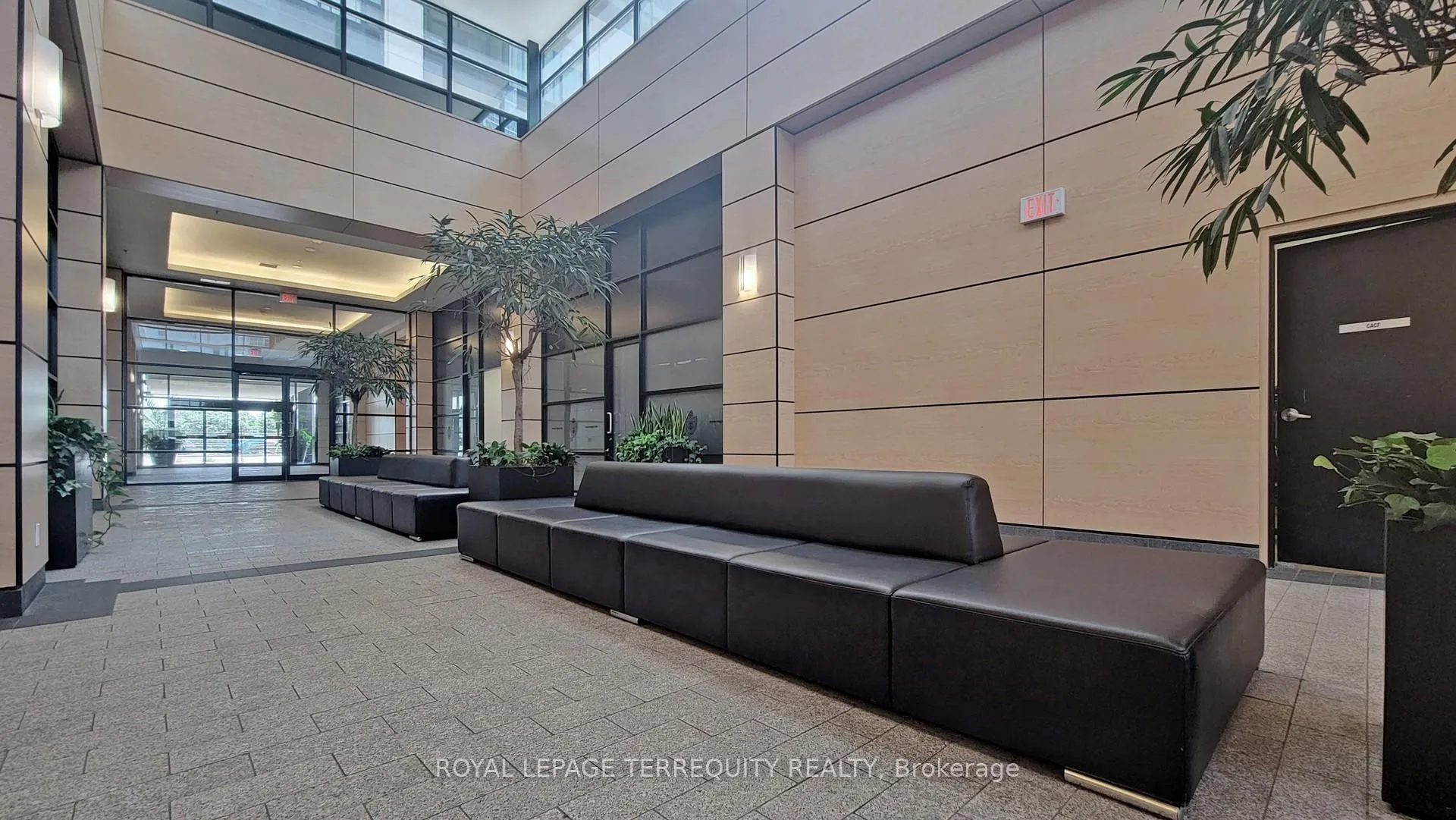 Photo 6 of Unit 910, 2900 Highway 7 Street, Vaughan, Concord — HOMEH