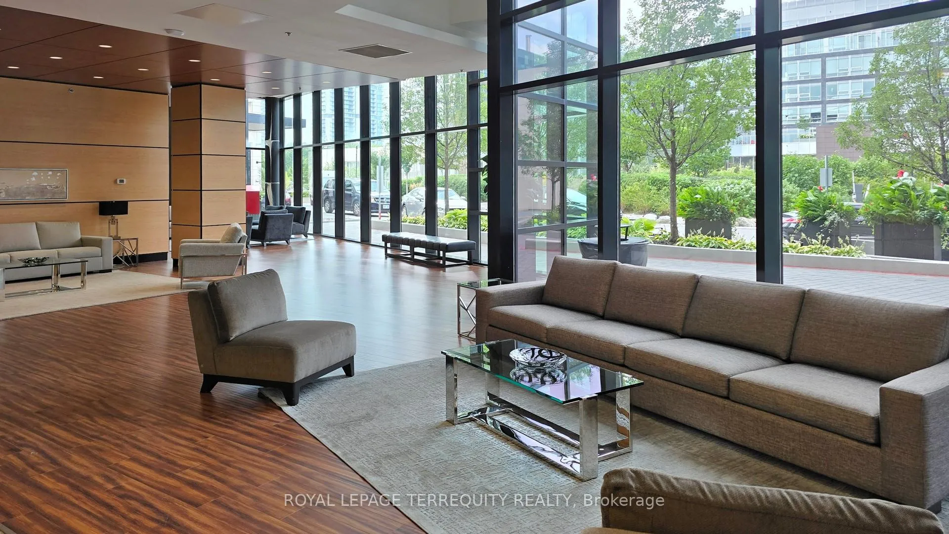 Photo 7 of Unit 910, 2900 Highway 7 Street, Vaughan, Concord — HOMEH