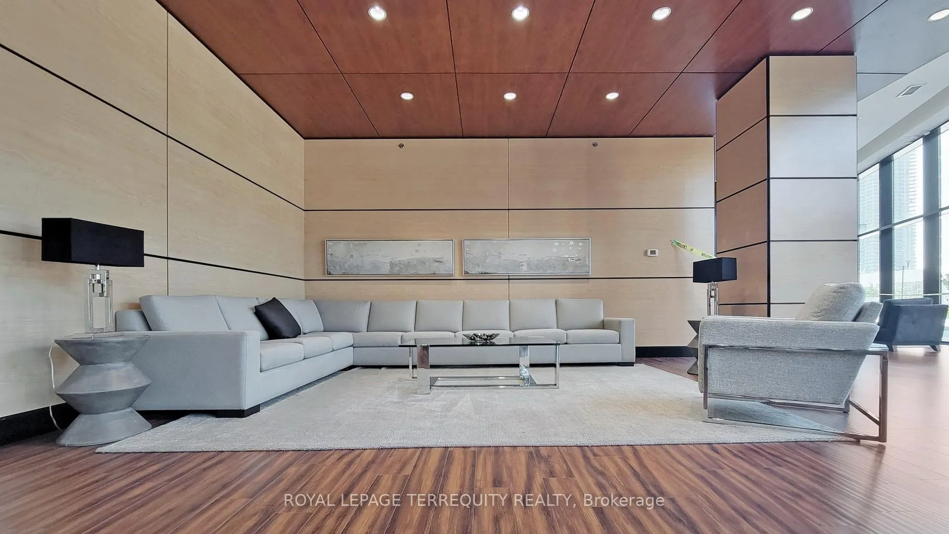 Photo 8 of Unit 910, 2900 Highway 7 Street, Vaughan, Concord — HOMEH
