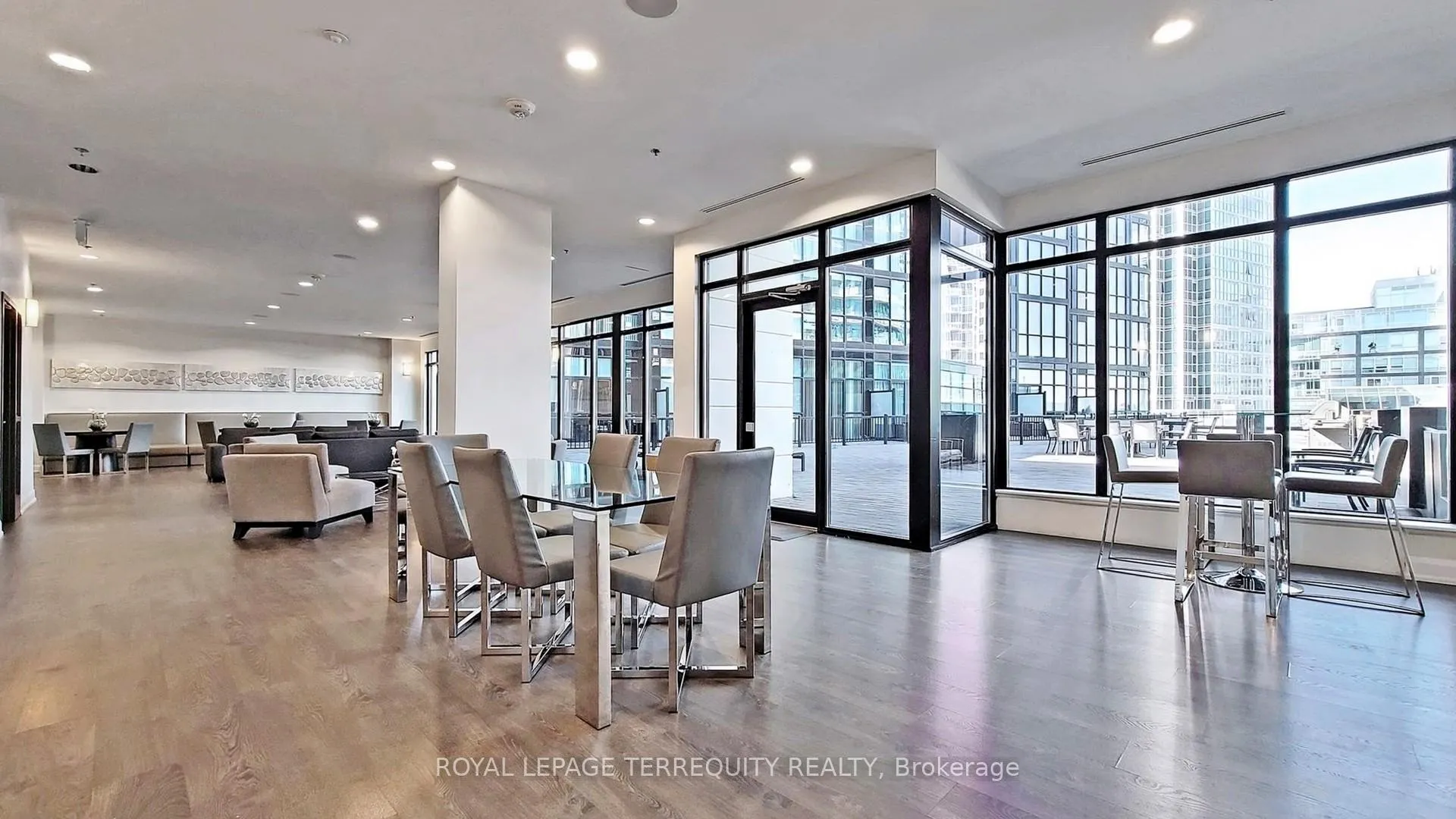 Photo 11 of Unit 910, 2900 Highway 7 Street, Vaughan, Concord — HOMEH