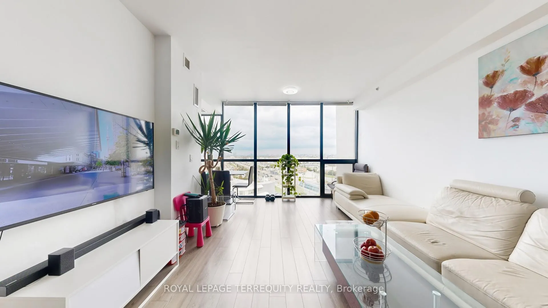 Photo 13 of Unit 910, 2900 Highway 7 Street, Vaughan, Concord — HOMEH