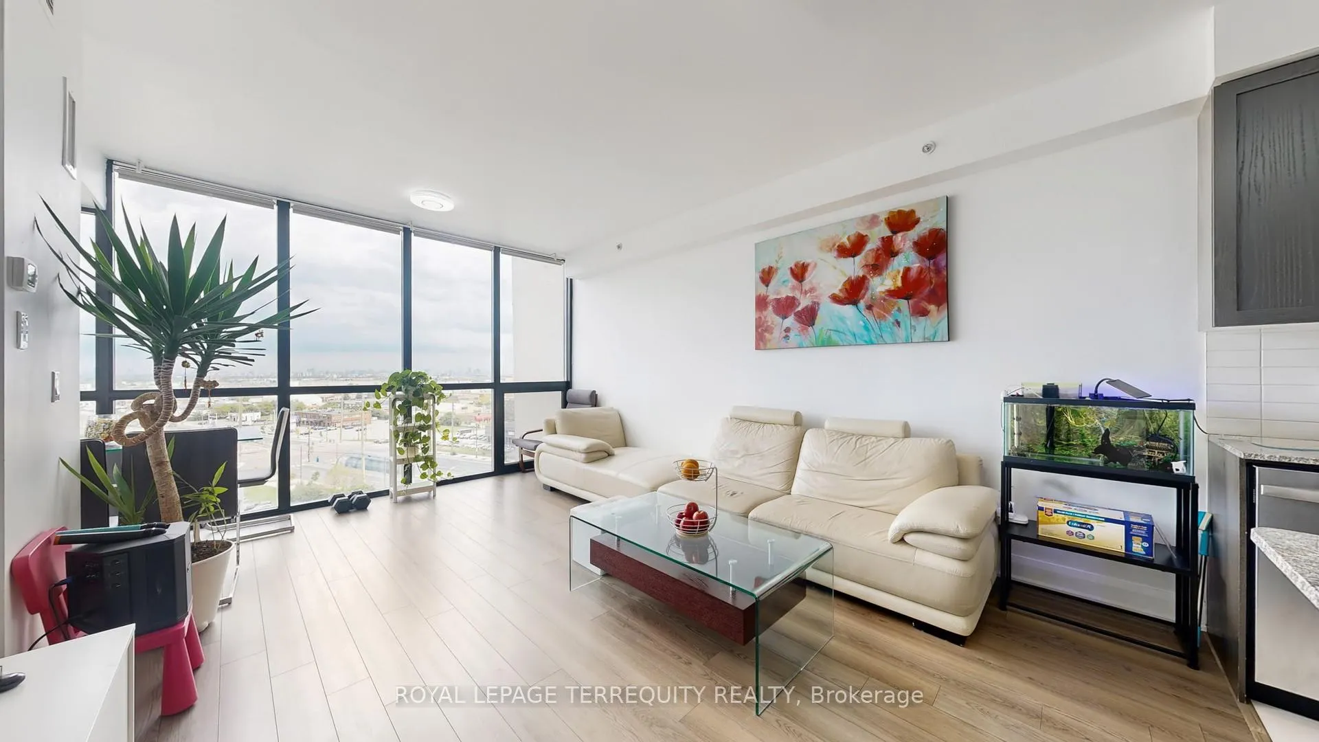 Photo 14 of Unit 910, 2900 Highway 7 Street, Vaughan, Concord — HOMEH