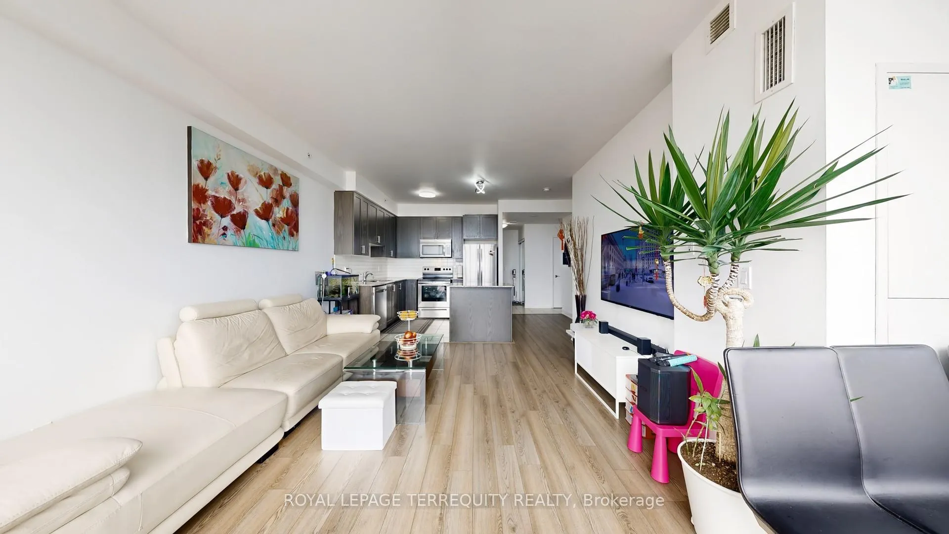 Photo 18 of Unit 910, 2900 Highway 7 Street, Vaughan, Concord — HOMEH