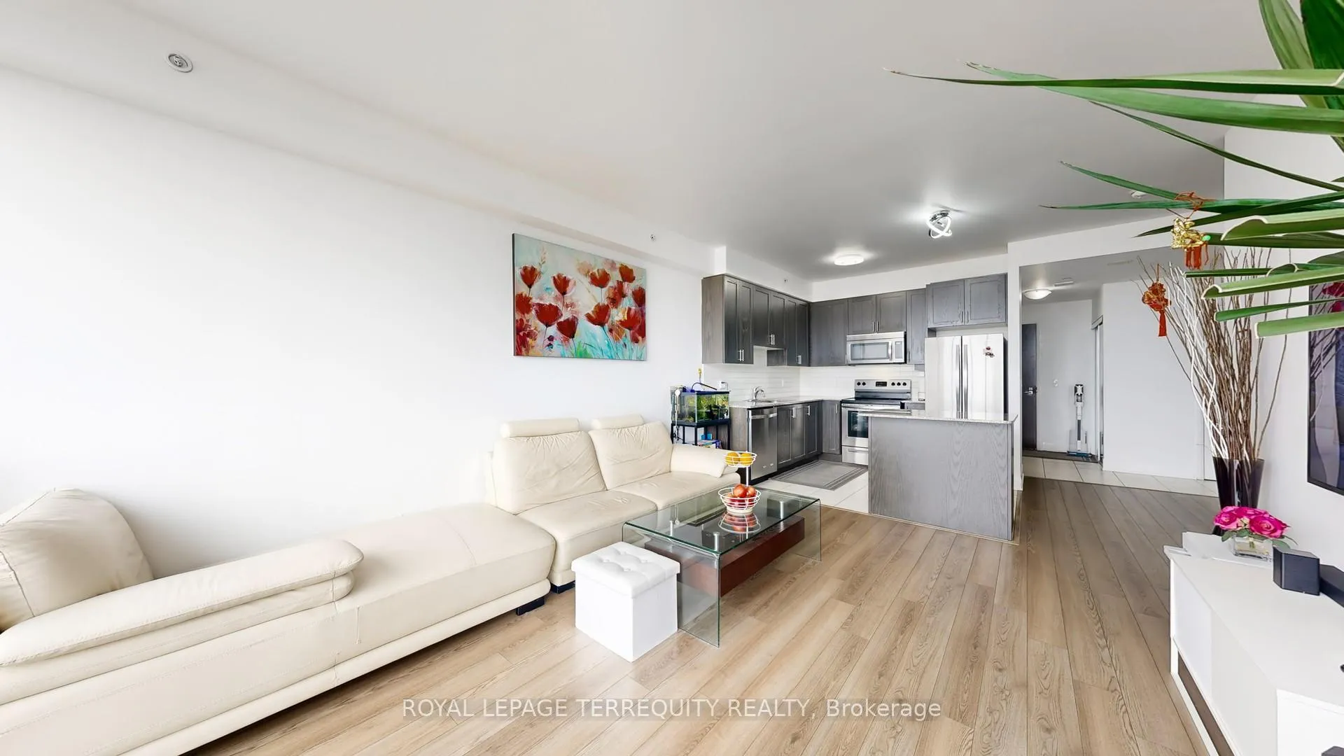 Photo 19 of Unit 910, 2900 Highway 7 Street, Vaughan, Concord — HOMEH