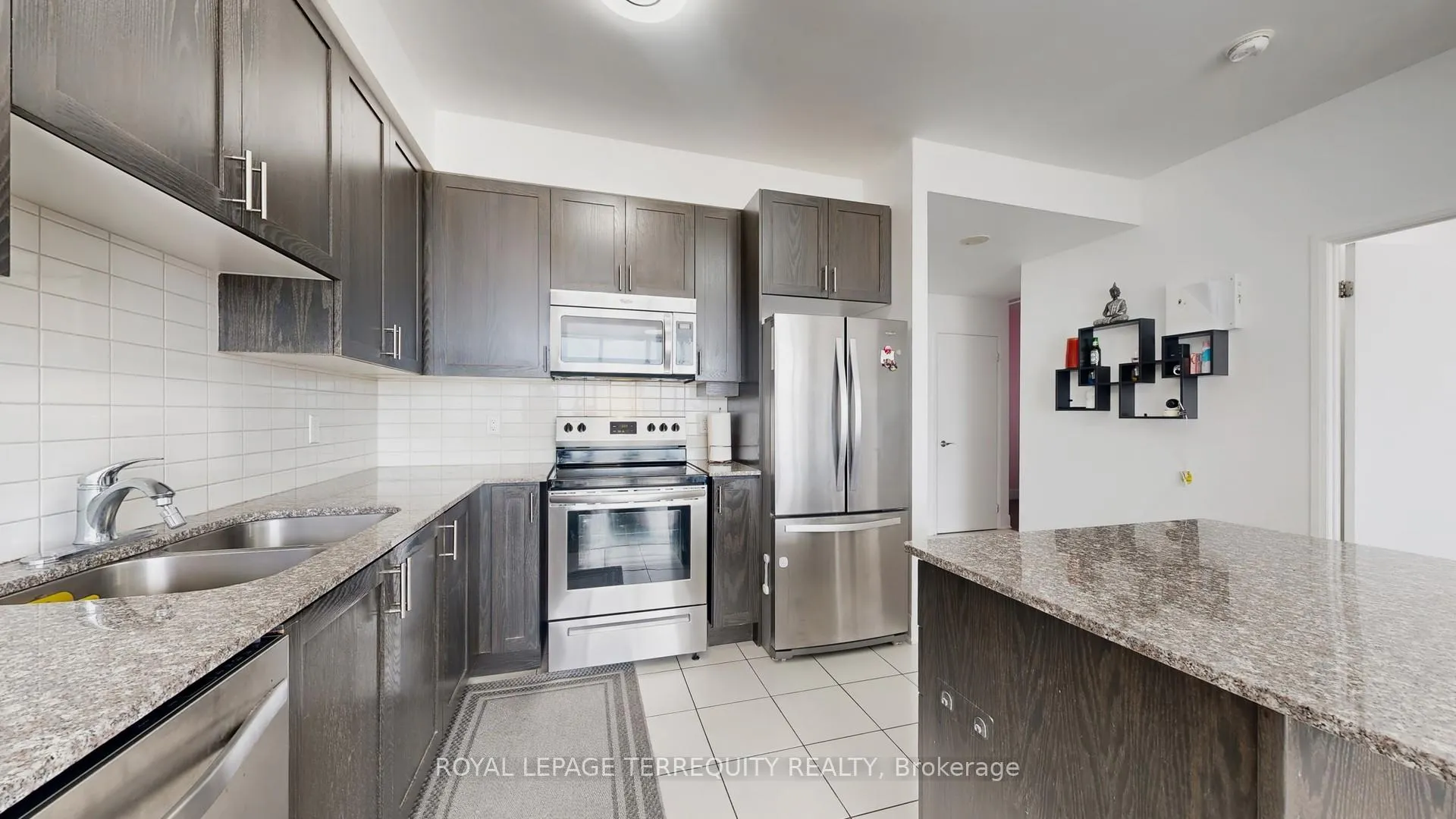 Photo 22 of Unit 910, 2900 Highway 7 Street, Vaughan, Concord — HOMEH