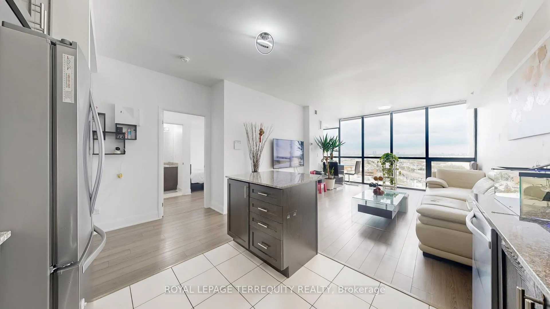 Photo 25 of Unit 910, 2900 Highway 7 Street, Vaughan, Concord — HOMEH