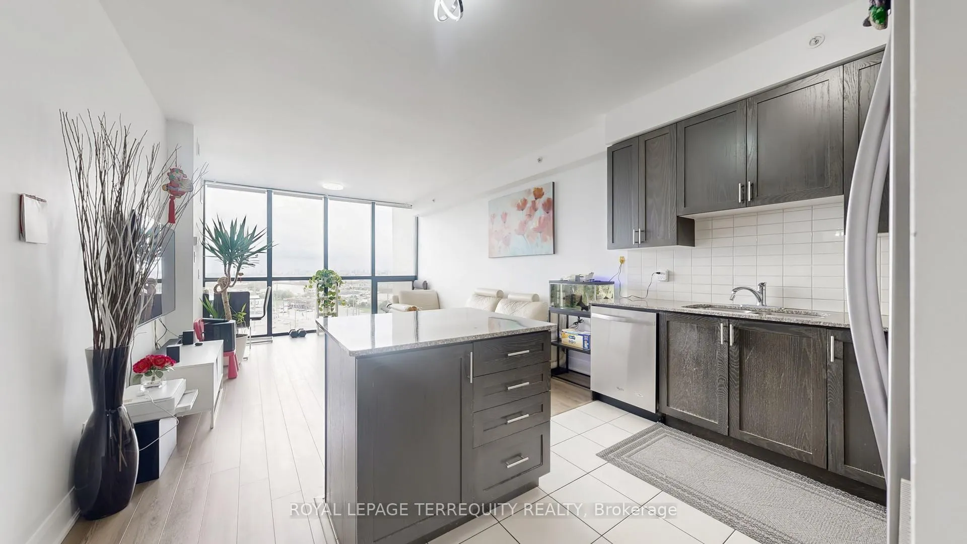 Photo 26 of Unit 910, 2900 Highway 7 Street, Vaughan, Concord — HOMEH