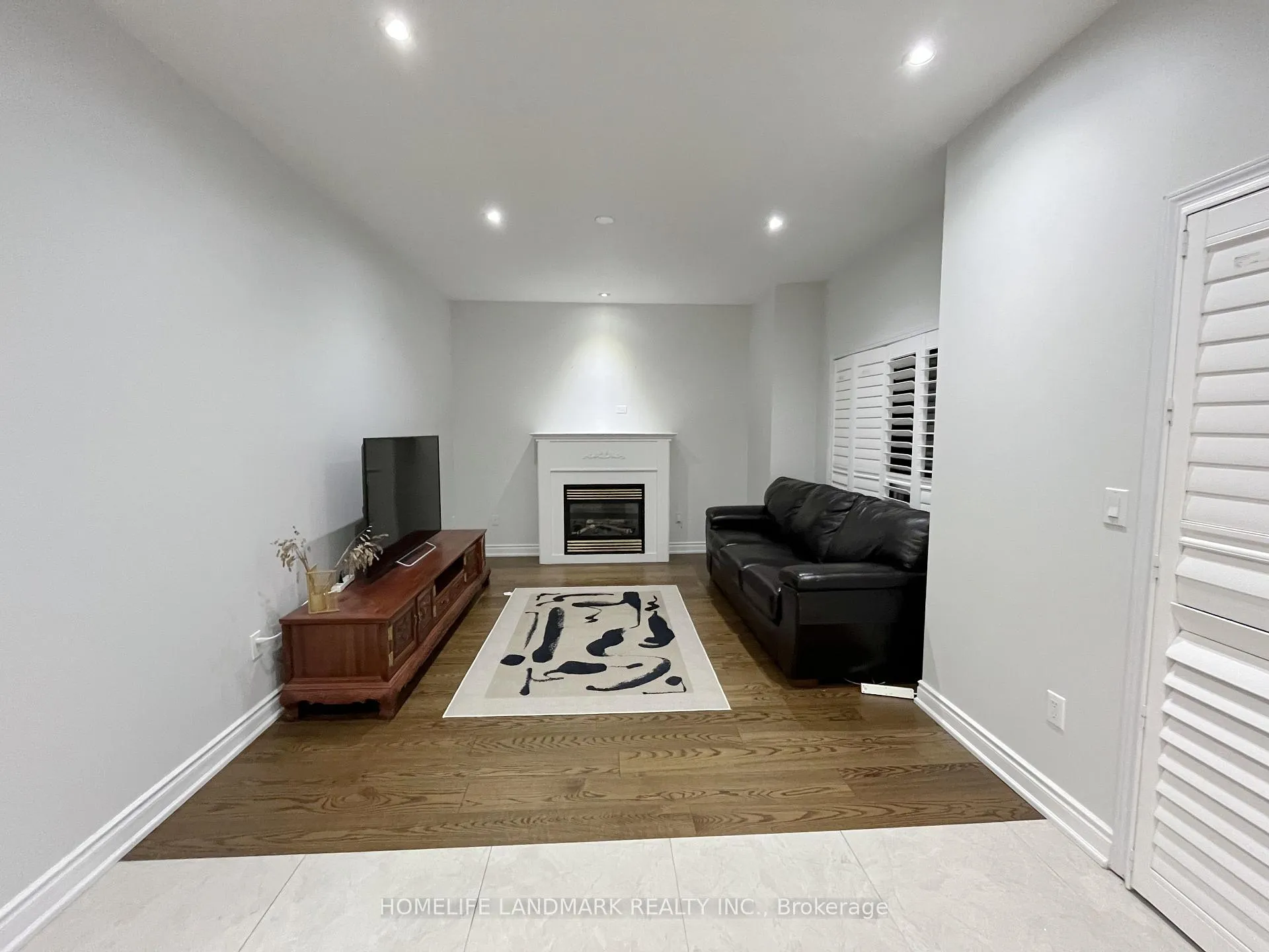 Photo 6 of 71 Ralph Chalmers Avenue, Markham, Wismer — HOMEH