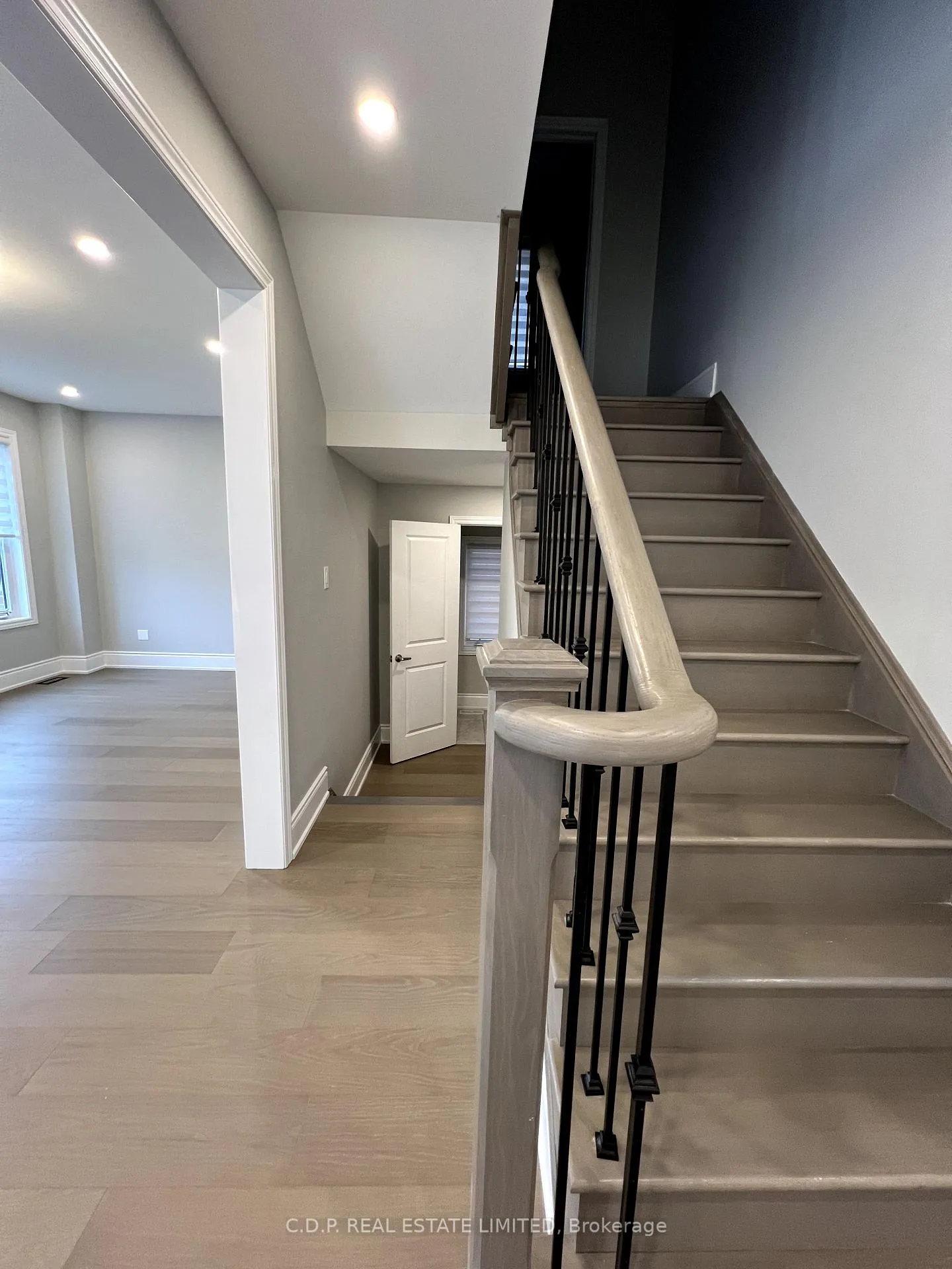 Photo 10 of 5 Rugman Crescent, Springwater, Centre Vespra — HOMEH