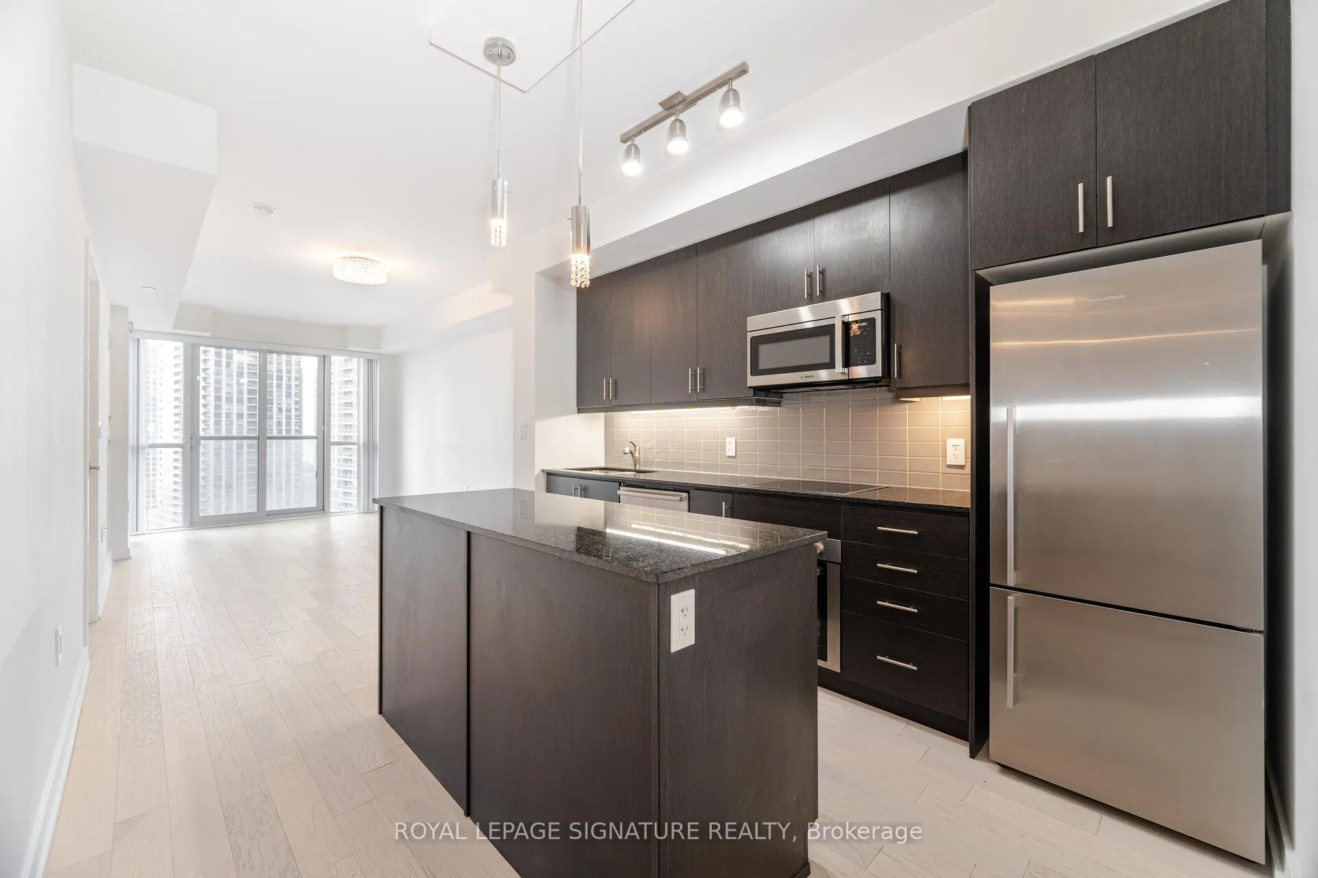 Photo 4 of Unit 1501, 1 The Esplanade Drive, Toronto, Waterfront Communities — HOMEH