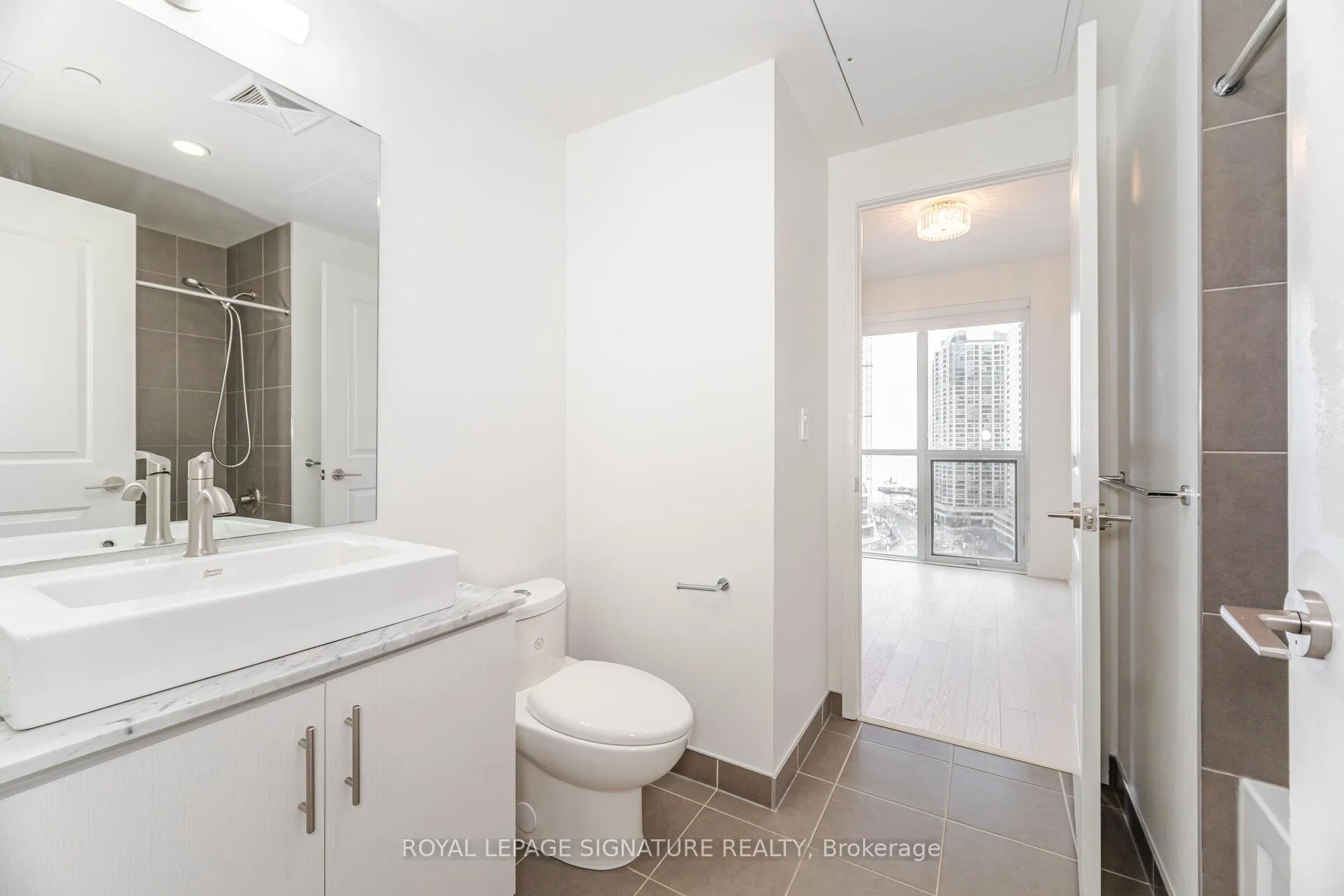 Photo 10 of Unit 1501, 1 The Esplanade Drive, Toronto, Waterfront Communities — HOMEH