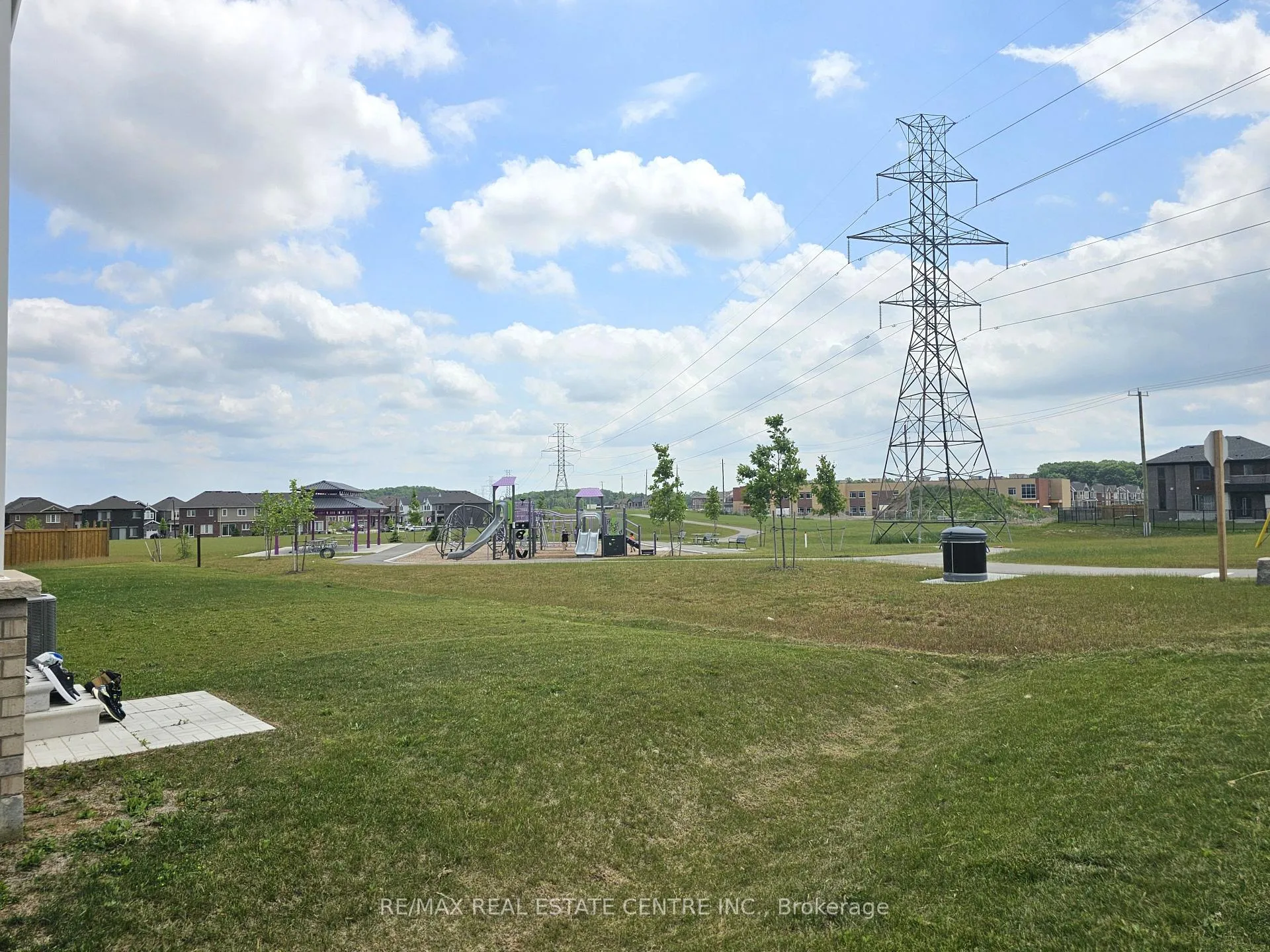 Photo 13 of 2 Saxony Street, Kitchener — HOMEH