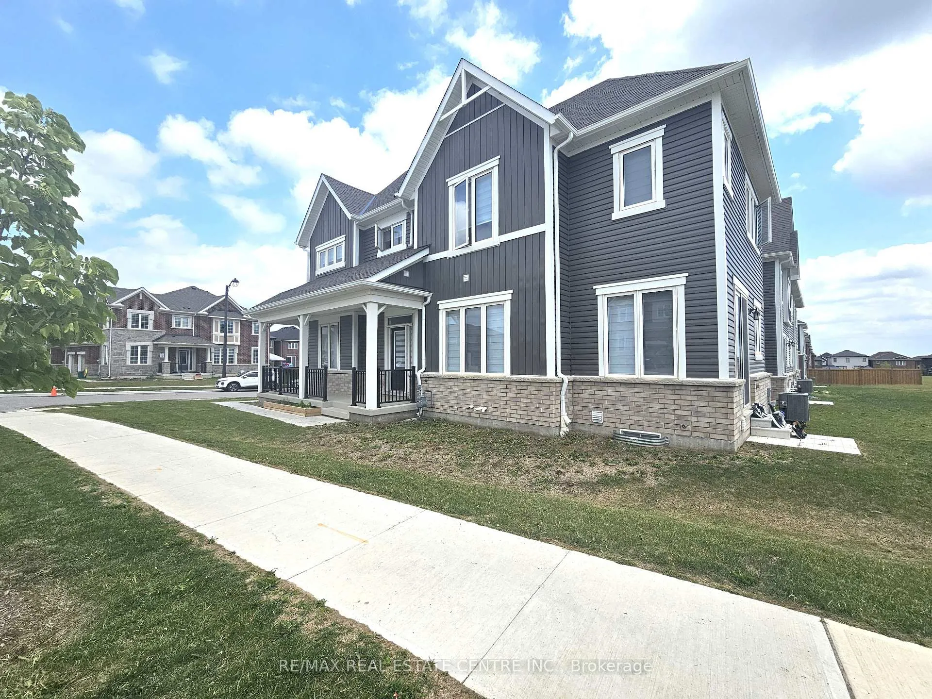 Photo 14 of 2 Saxony Street, Kitchener — HOMEH