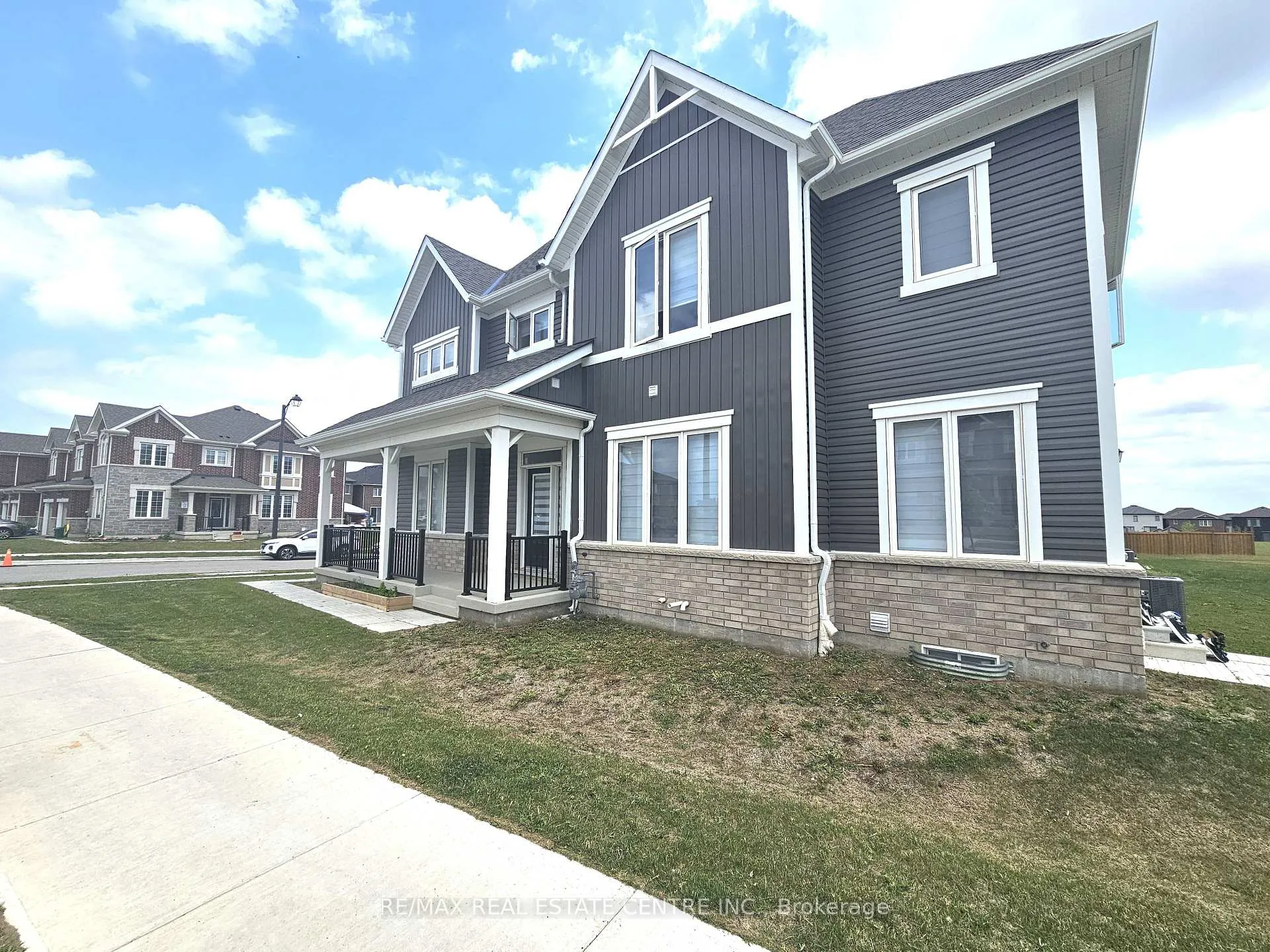 Photo 15 of 2 Saxony Street, Kitchener — HOMEH