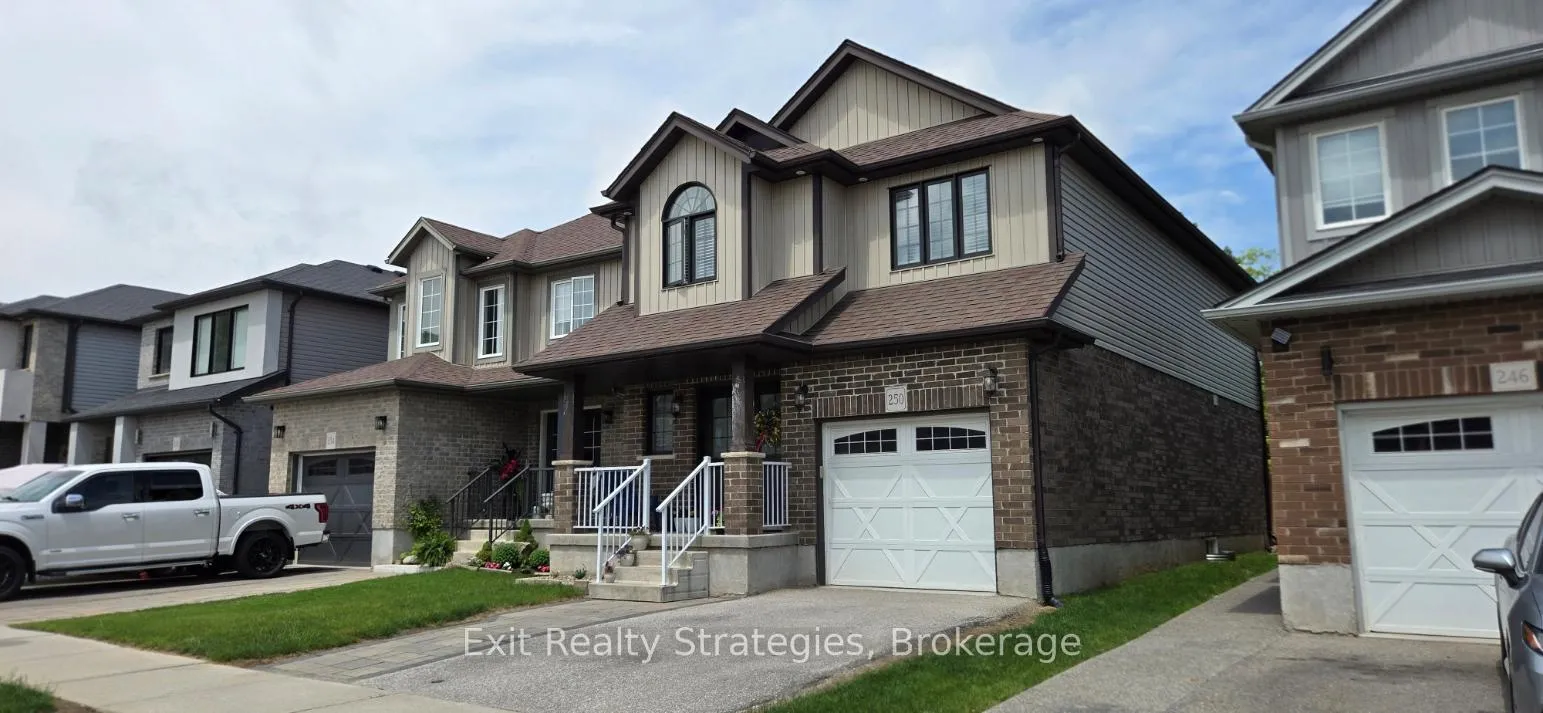 Photo 3 of 250 Moorlands Crescent, Kitchener, Doon South — HOMEH
