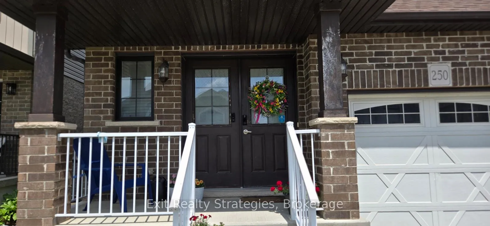 Photo 4 of 250 Moorlands Crescent, Kitchener, Doon South — HOMEH