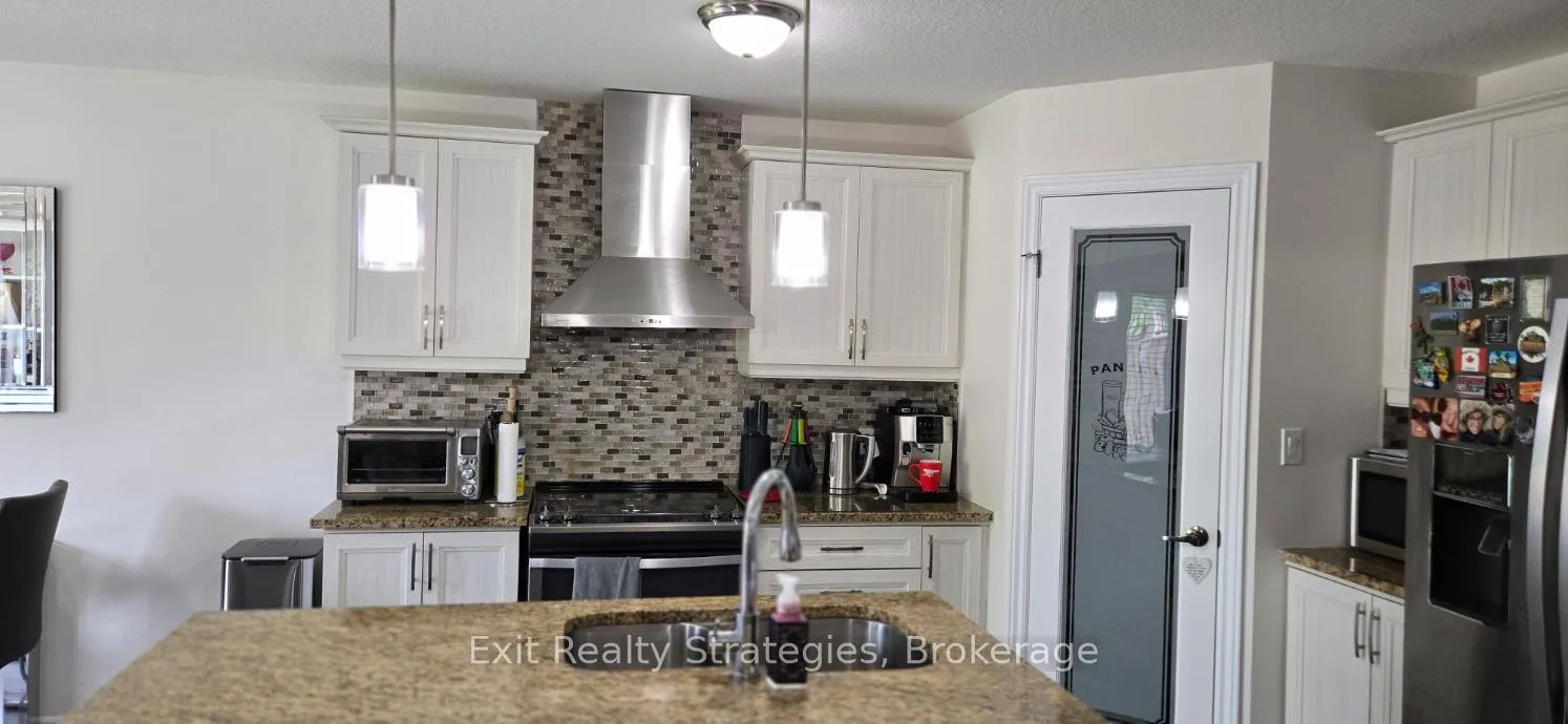 Photo 11 of 250 Moorlands Crescent, Kitchener, Doon South — HOMEH