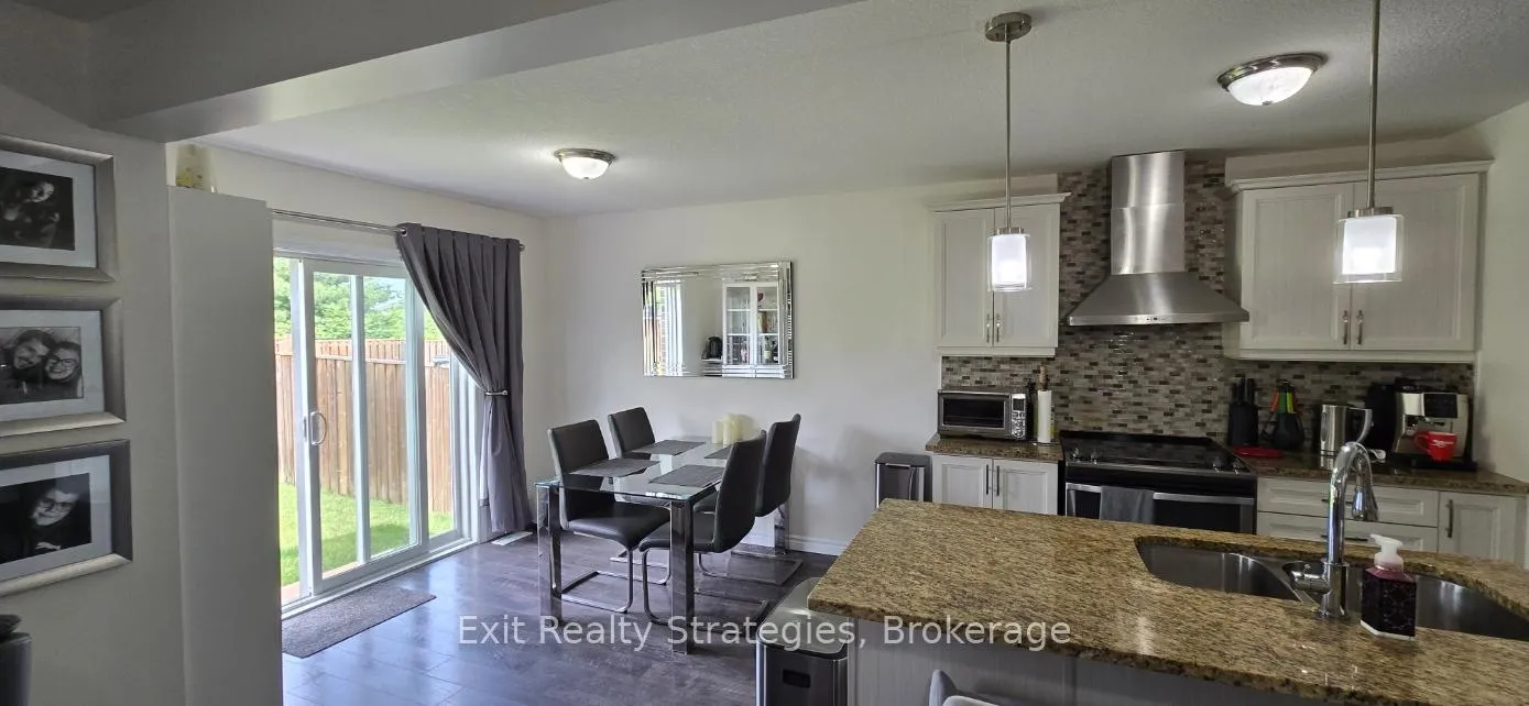 Photo 13 of 250 Moorlands Crescent, Kitchener, Doon South — HOMEH