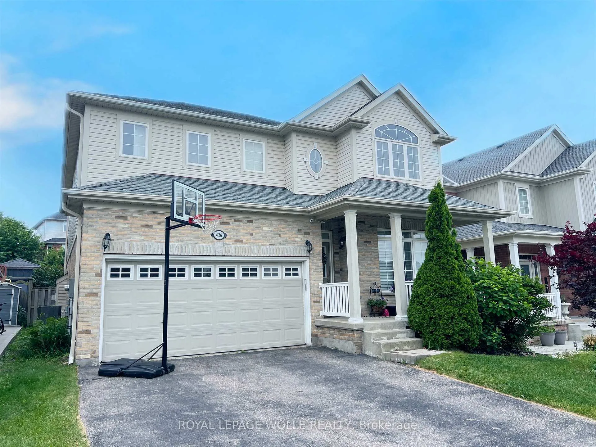 Photo 3 of 426 Robert Ferrie Drive, Kitchener — HOMEH