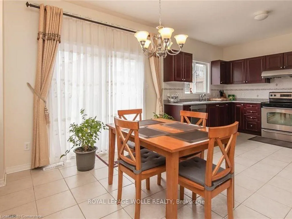 Photo 14 of 426 Robert Ferrie Drive, Kitchener — HOMEH