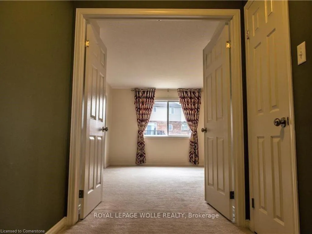 Photo 19 of 426 Robert Ferrie Drive, Kitchener — HOMEH