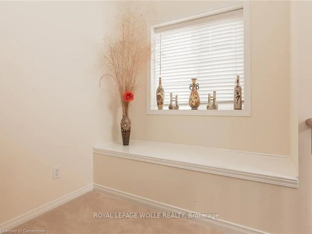 Photo 20 of 426 Robert Ferrie Drive, Kitchener — HOMEH